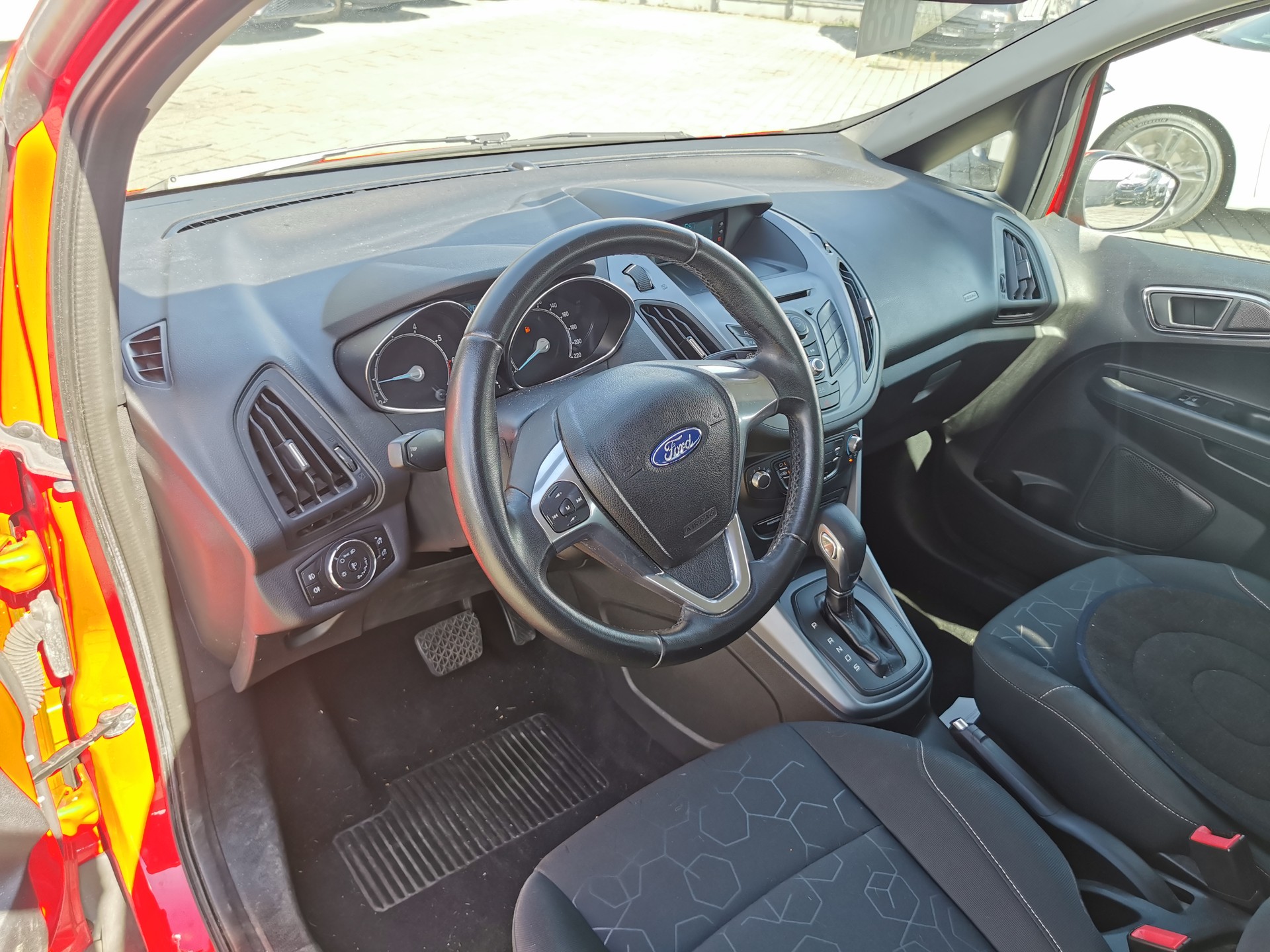 FORD B-Max 1.6 Ti-VCT Trend PowerShift-image-8