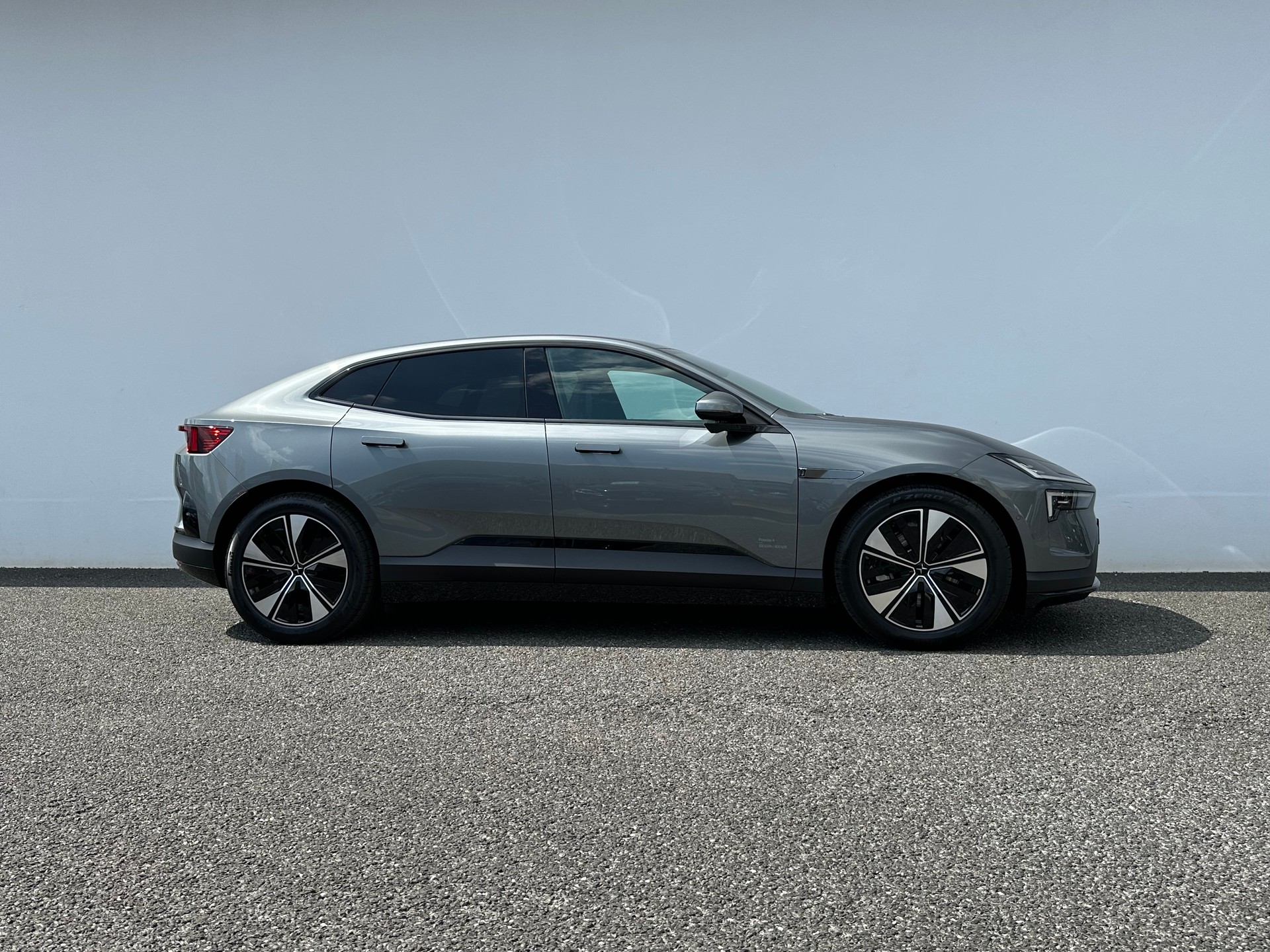 POLESTAR 4 Long Range Dual Motor-image-3
