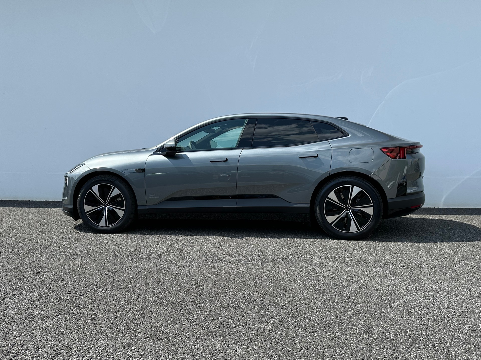 POLESTAR 4 Long Range Dual Motor-image-4