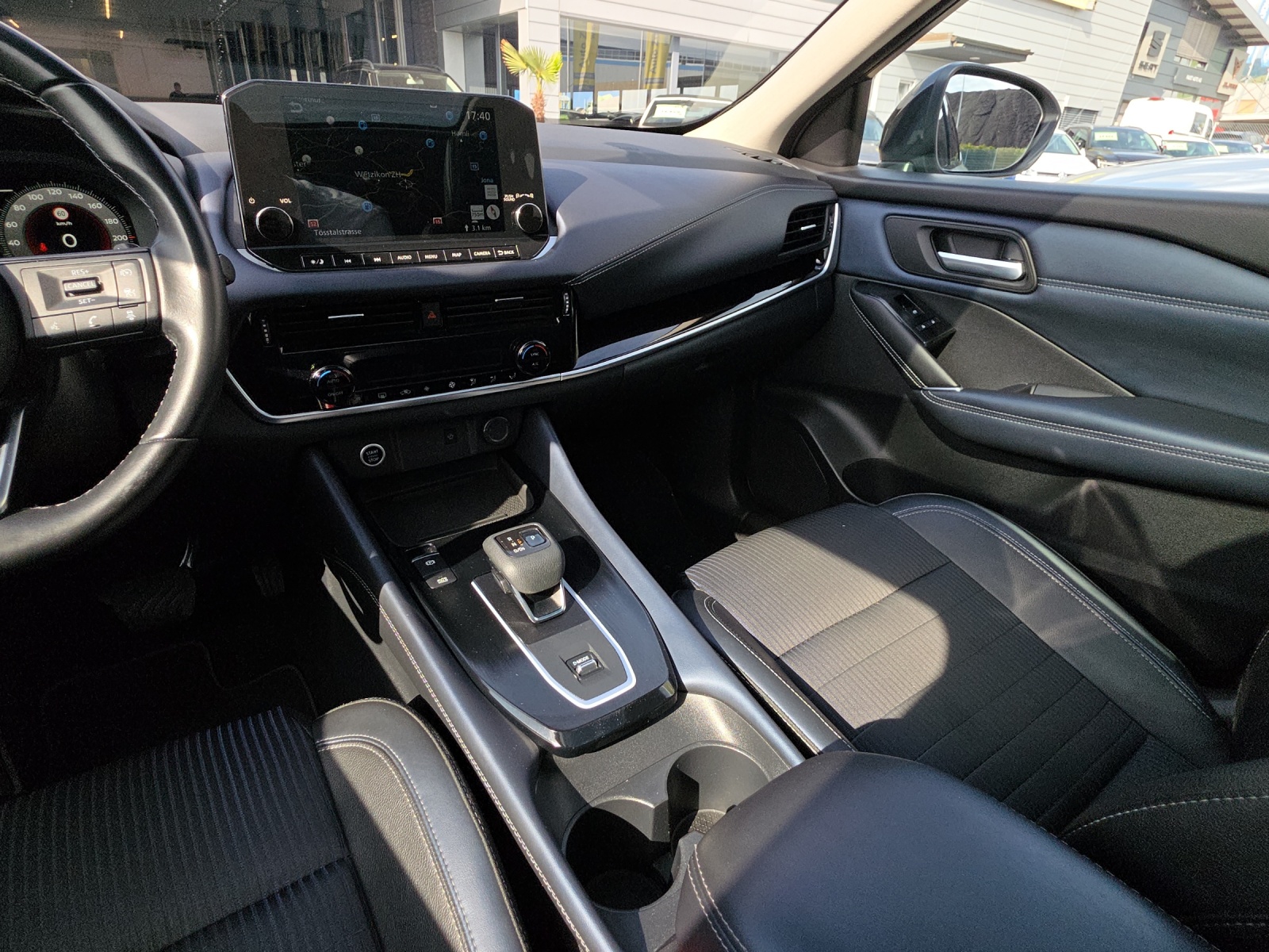 NISSAN Qashqai 1.3 DIG-T MHEV Tekna+ Xtronic-image-12
