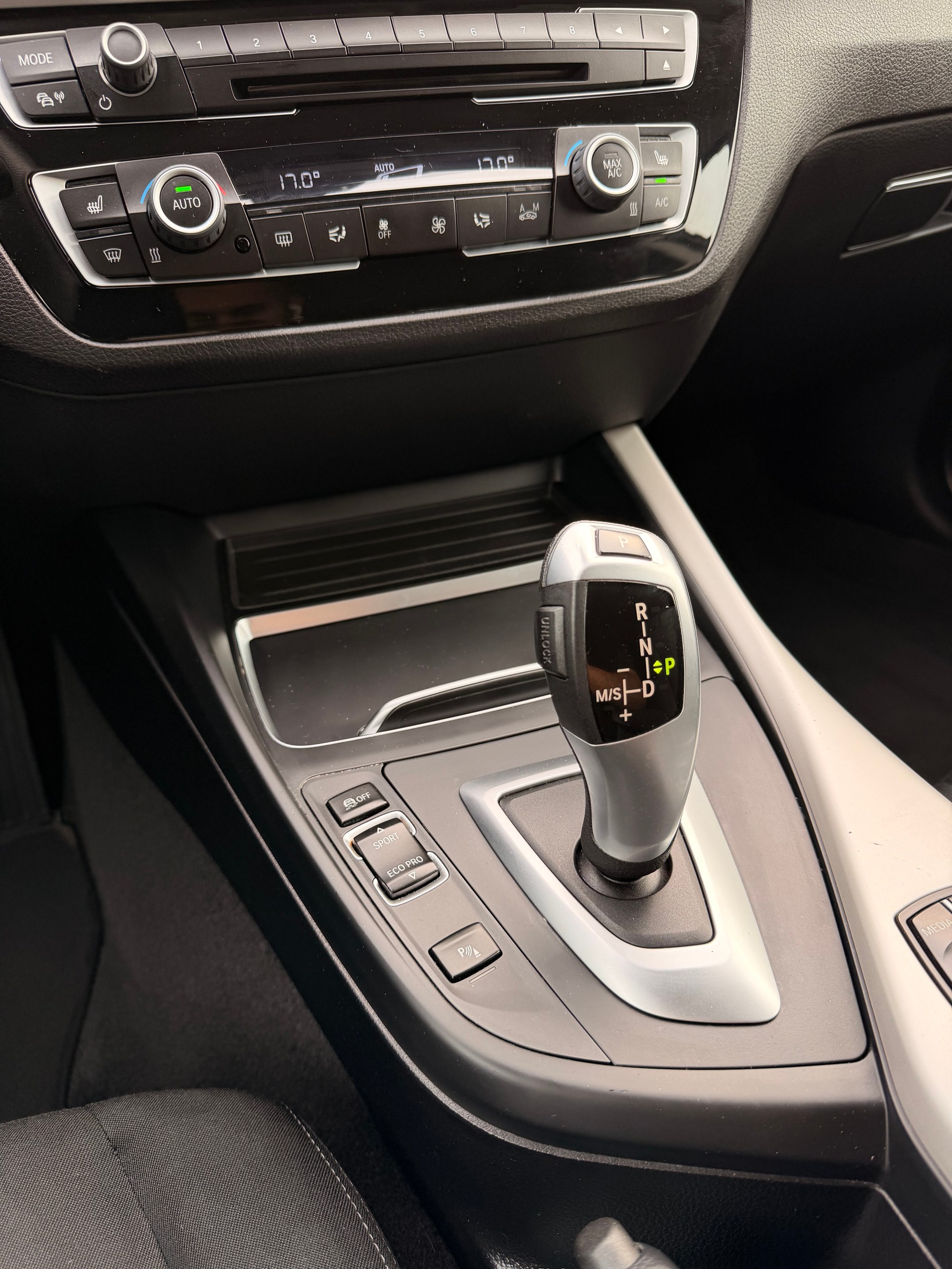 BMW 120d xDrive Steptronic-image-23