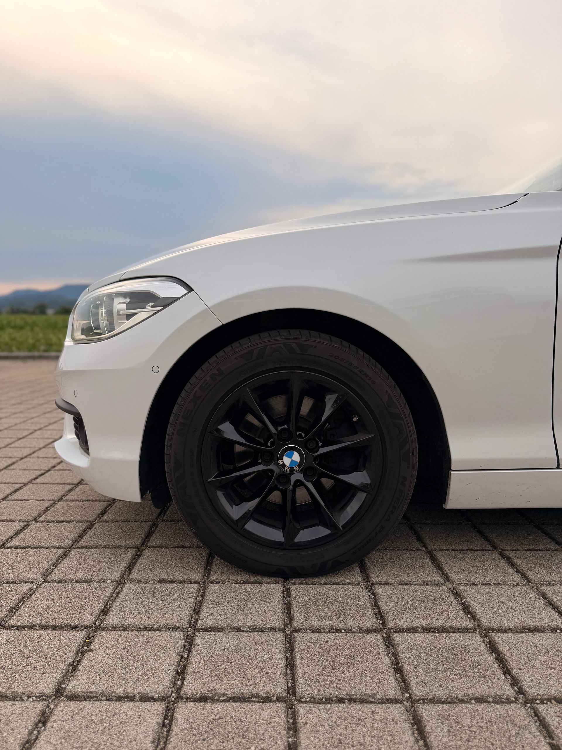 BMW 120d xDrive Steptronic-image-15