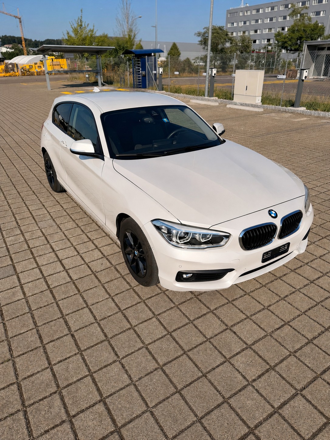BMW 120d xDrive Steptronic-image-5