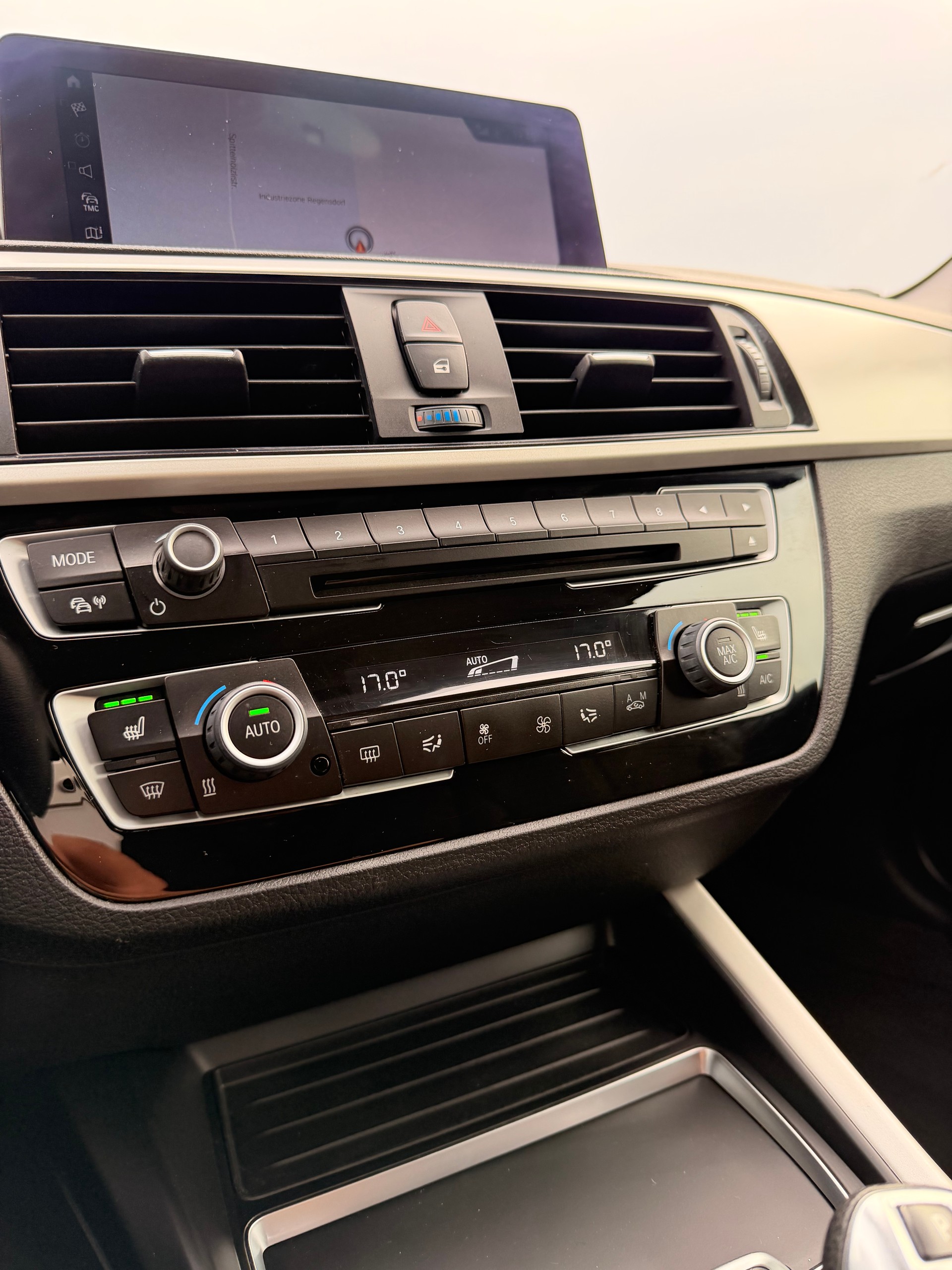 BMW 120d xDrive Steptronic-image-24