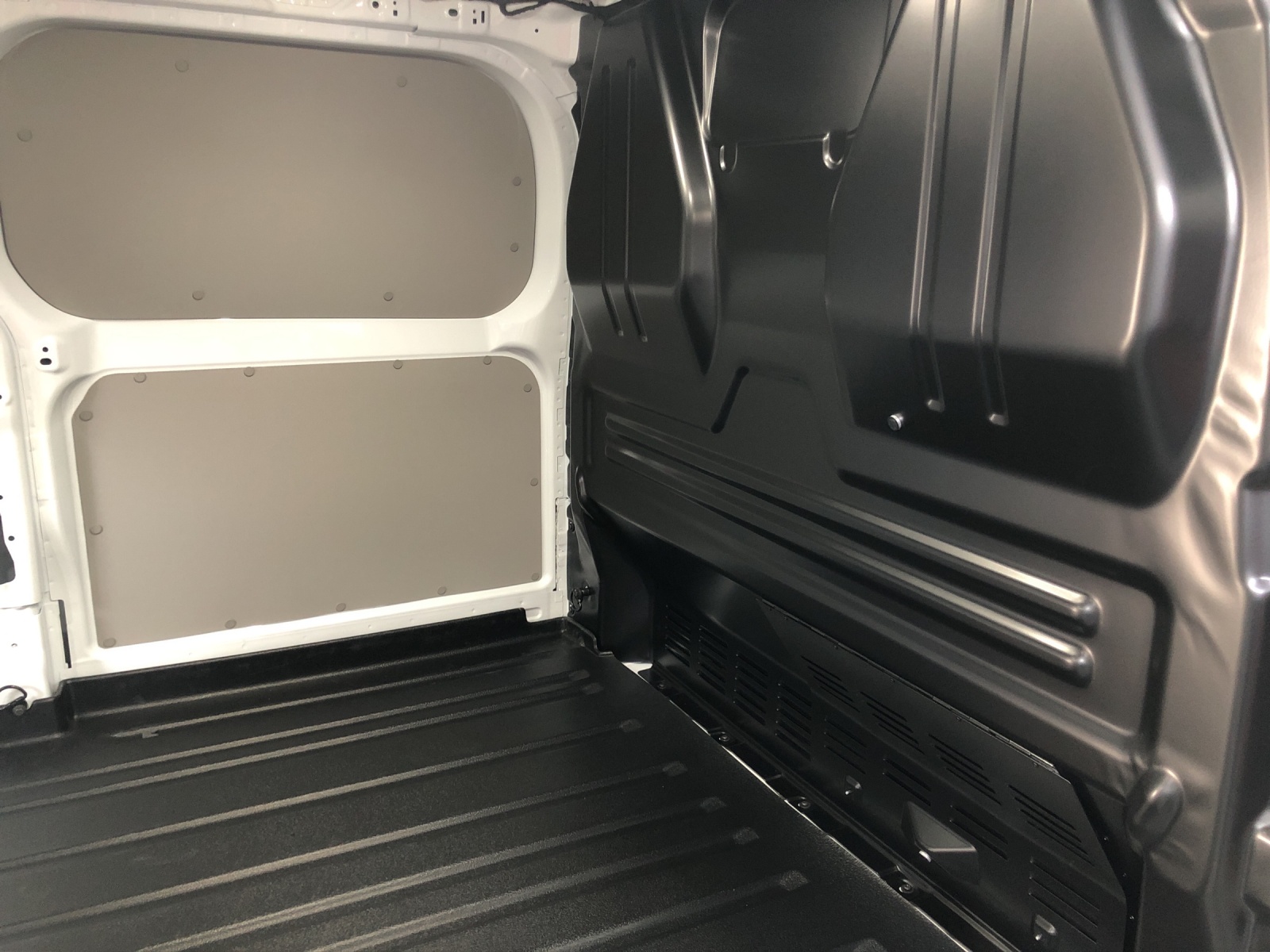 FORD Transit Custom Van 320 L1 2.5 Durat-image-12