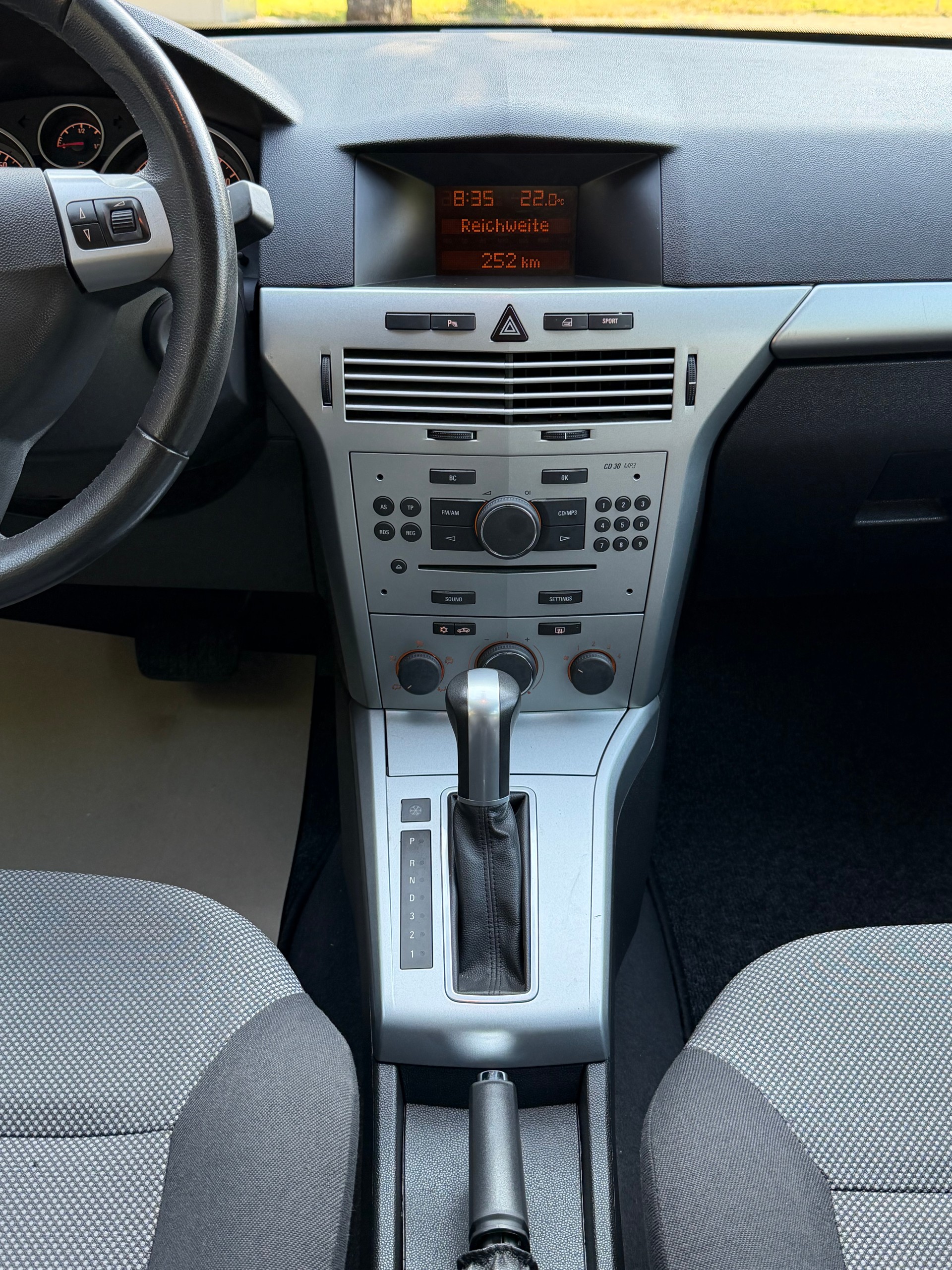 OPEL Astra Caravan 1.8i 16V Enjoy-image-11