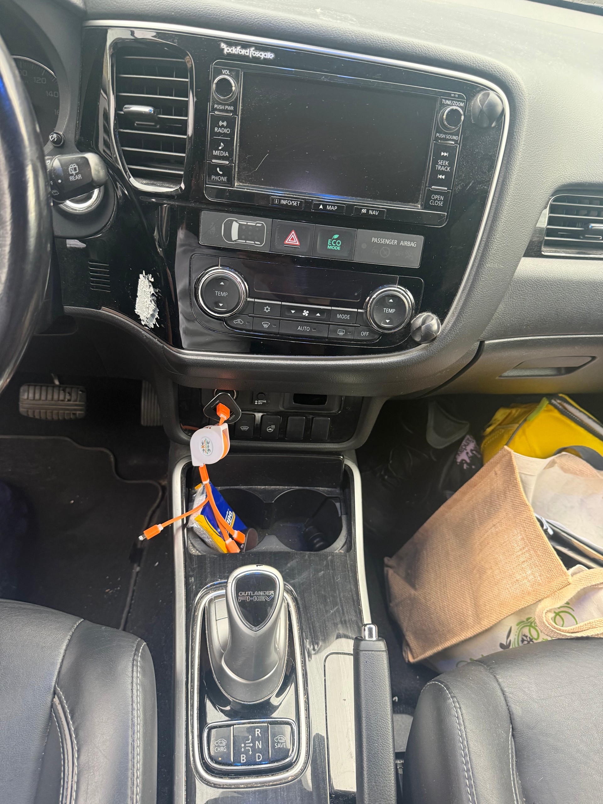 MITSUBISHI Outlander 2.0 PHEV Diamond 4WD Automatic-image-9