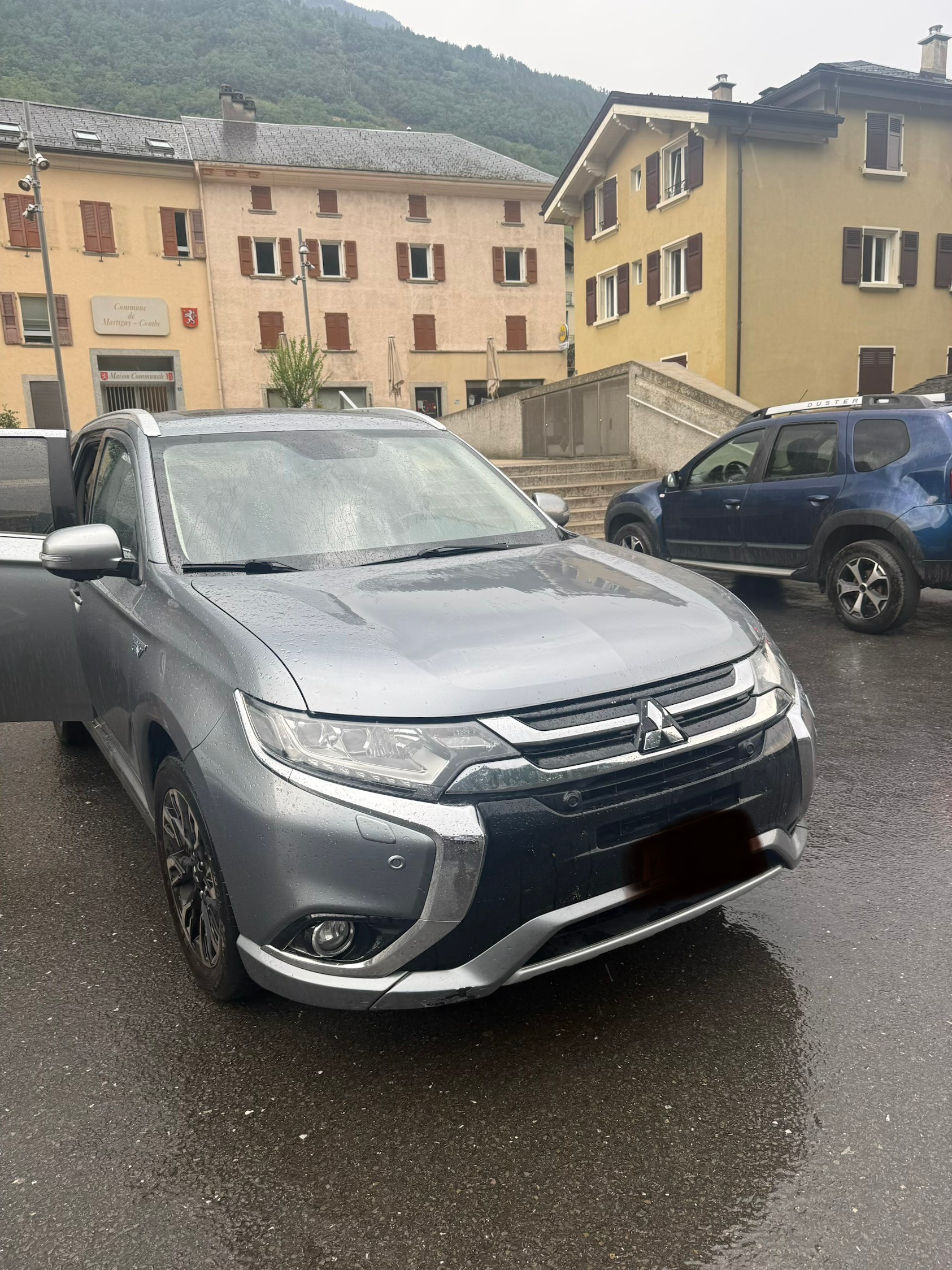 MITSUBISHI Outlander 2.0 PHEV Diamond 4WD Automatic-image-1