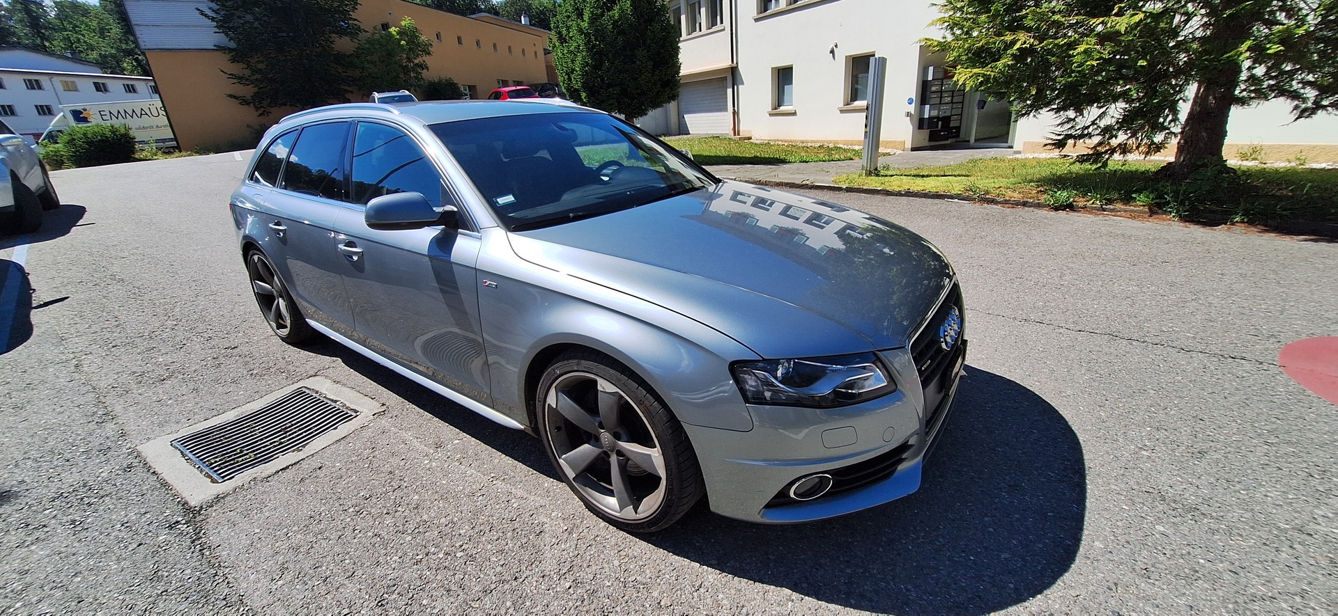 AUDI A4 Avant 2.0 TFSI quattro S-tronic-image-6
