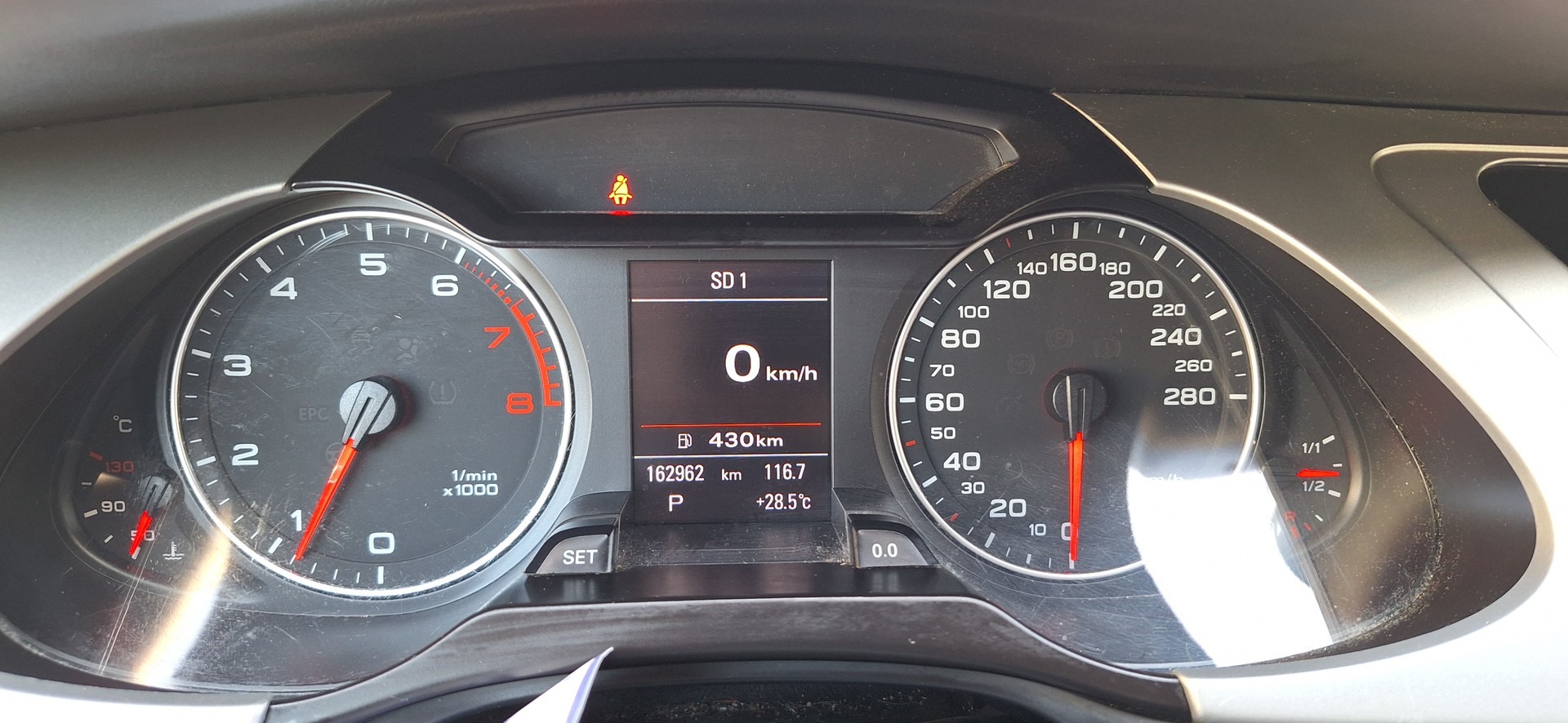 AUDI A4 Avant 2.0 TFSI quattro S-tronic-image-28