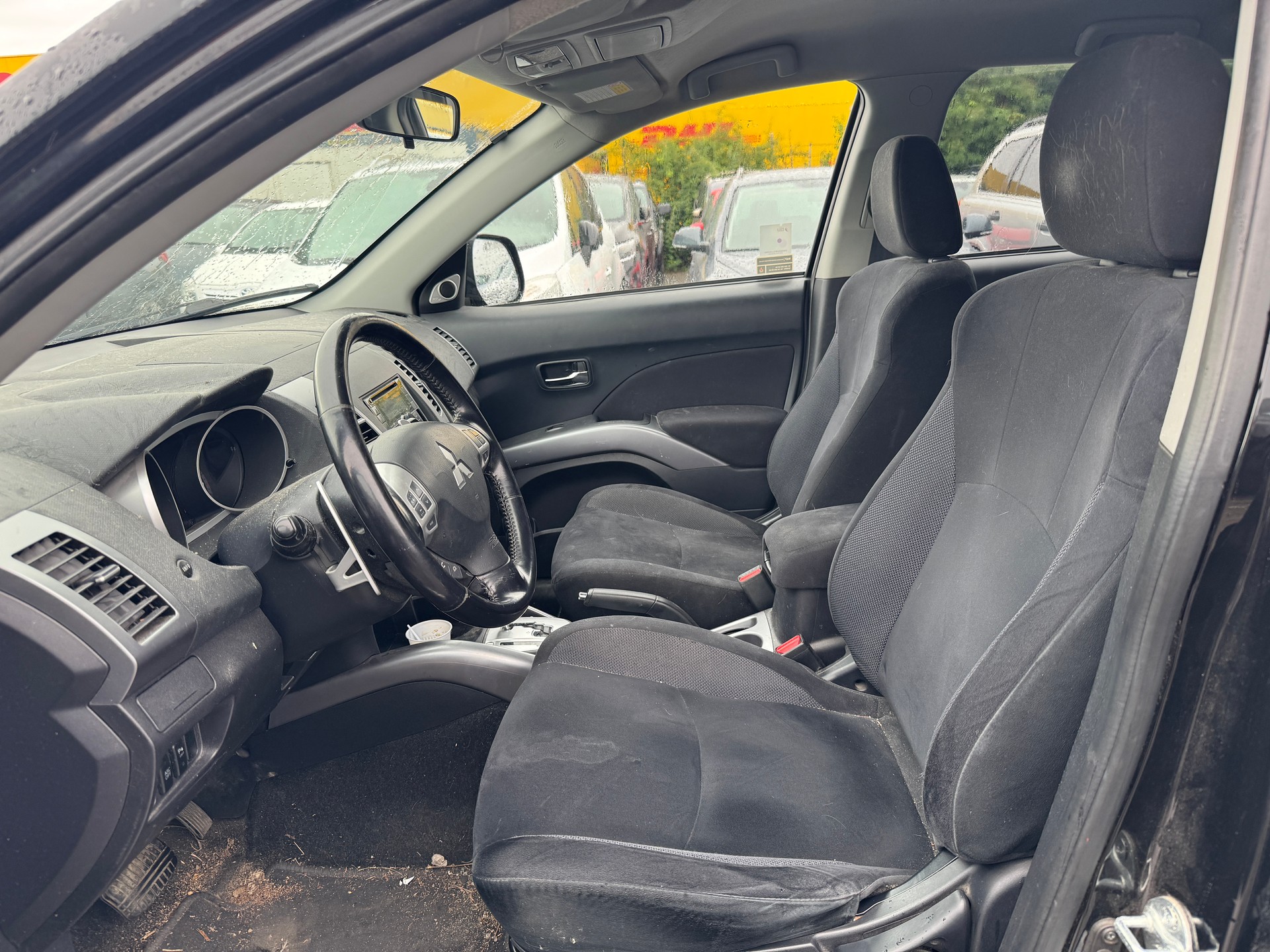 MITSUBISHI Outlander 2.4 Invite 4WD CVT-image-8