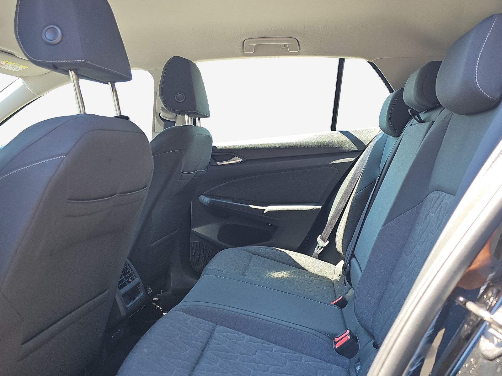 VW Golf 1.5 e TSI mHEV Life DSG-image-11