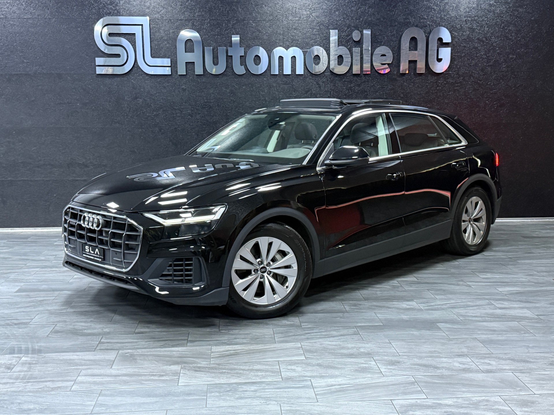 AUDI Q8 55 TFSI quattro tiptronic-image-0