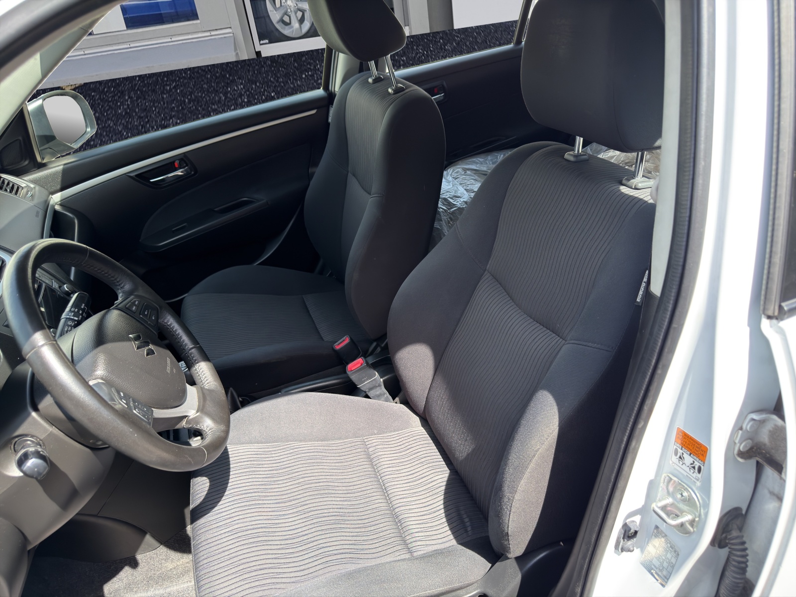 SUZUKI Swift 1.2i 16V GL Top 4x4-image-9