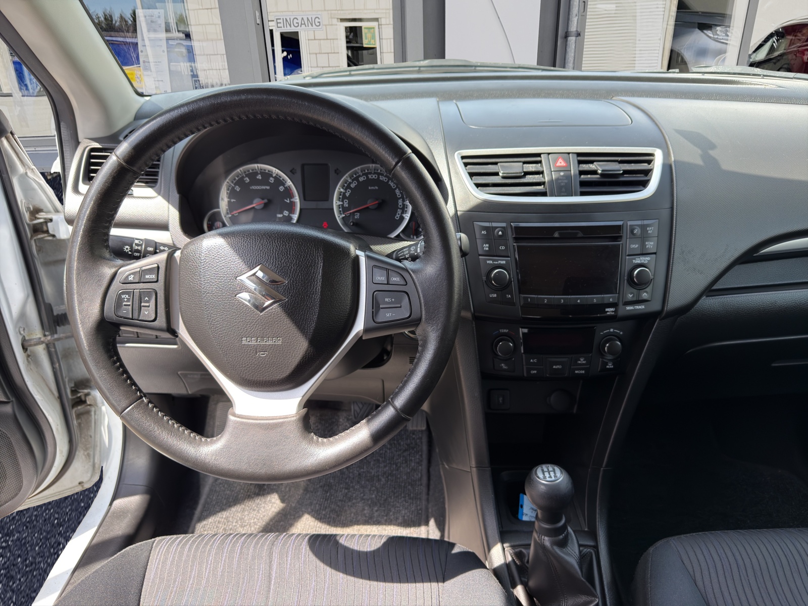 SUZUKI Swift 1.2i 16V GL Top 4x4-image-11