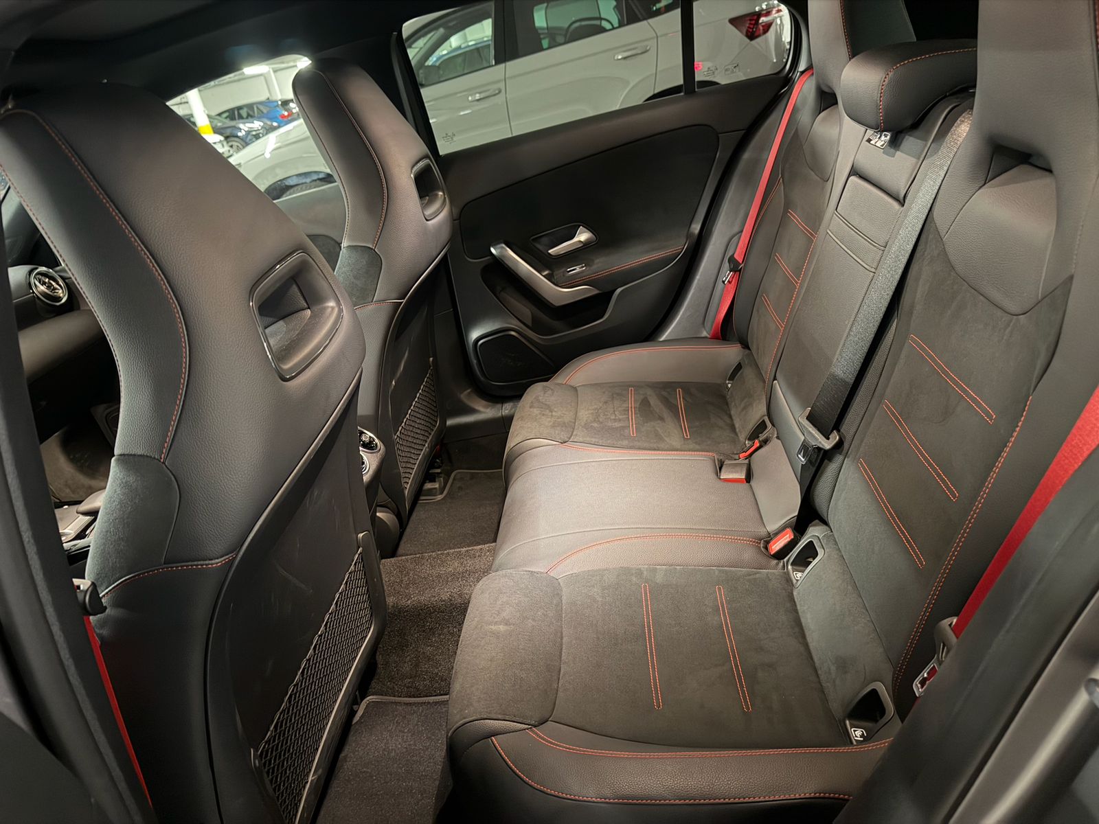 MERCEDES-BENZ A 35 AMG 4MATIC-image-7