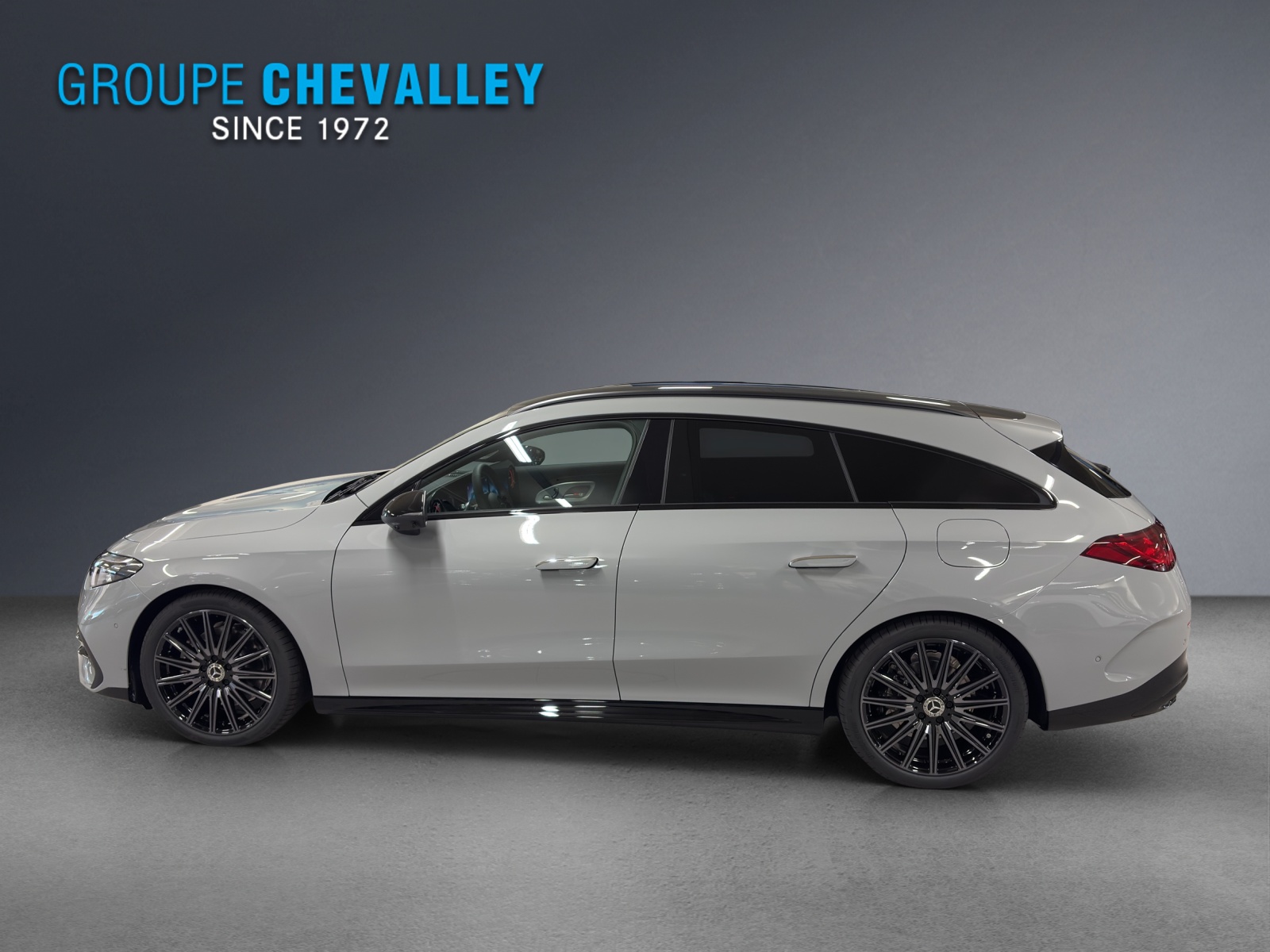 MERCEDES-BENZ CLA 220 4M Shooting Brake-showroom-element-1