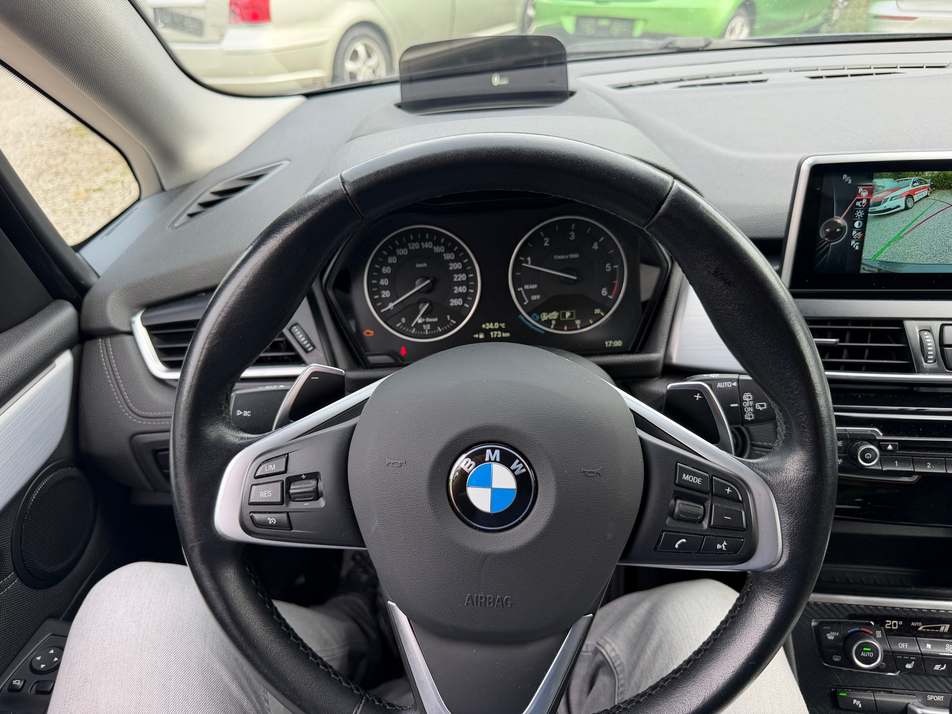 BMW 220d Active Tourer Luxury Line Steptronic-image-9