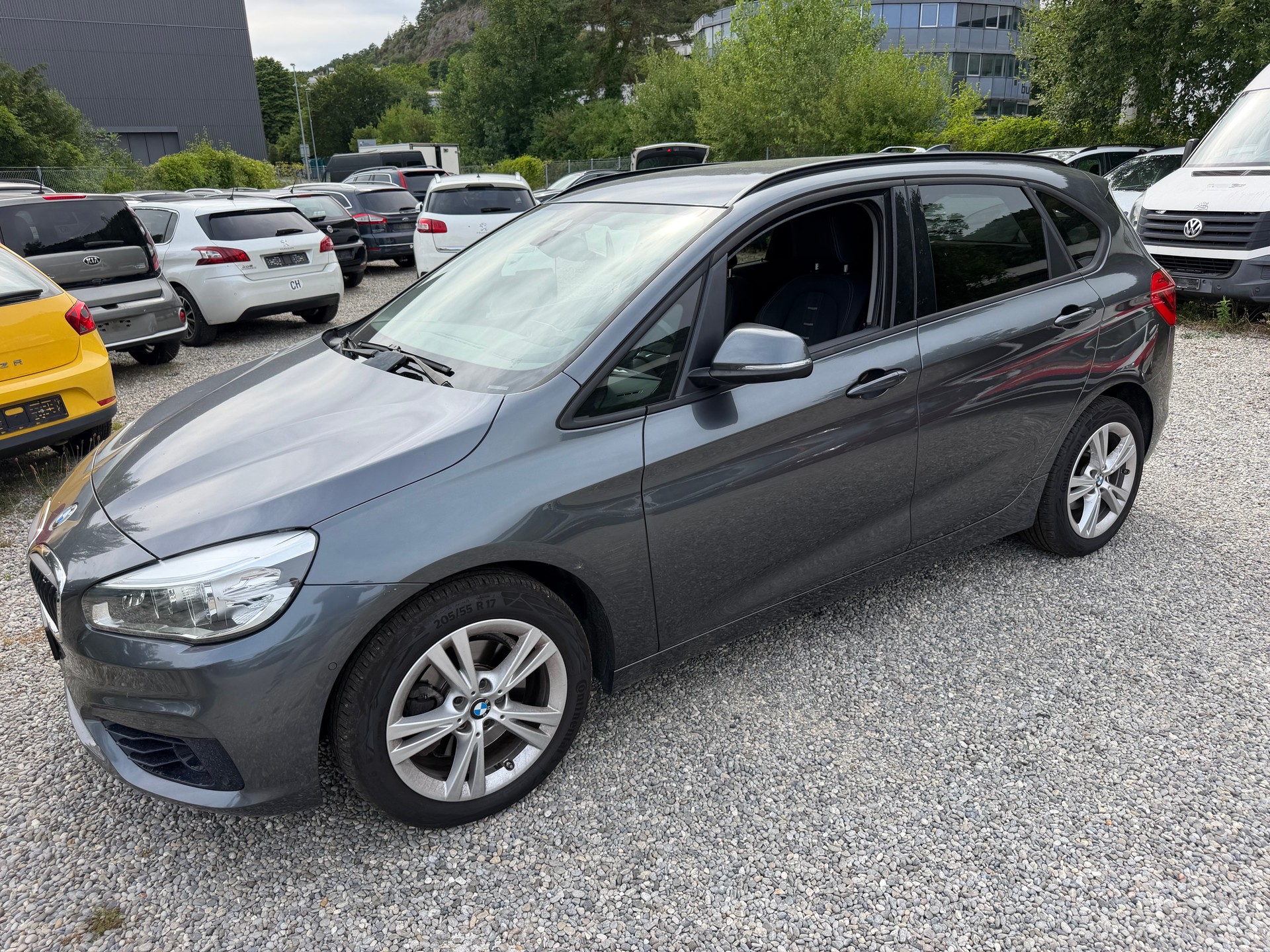 BMW 220d Active Tourer Luxury Line Steptronic-image-1