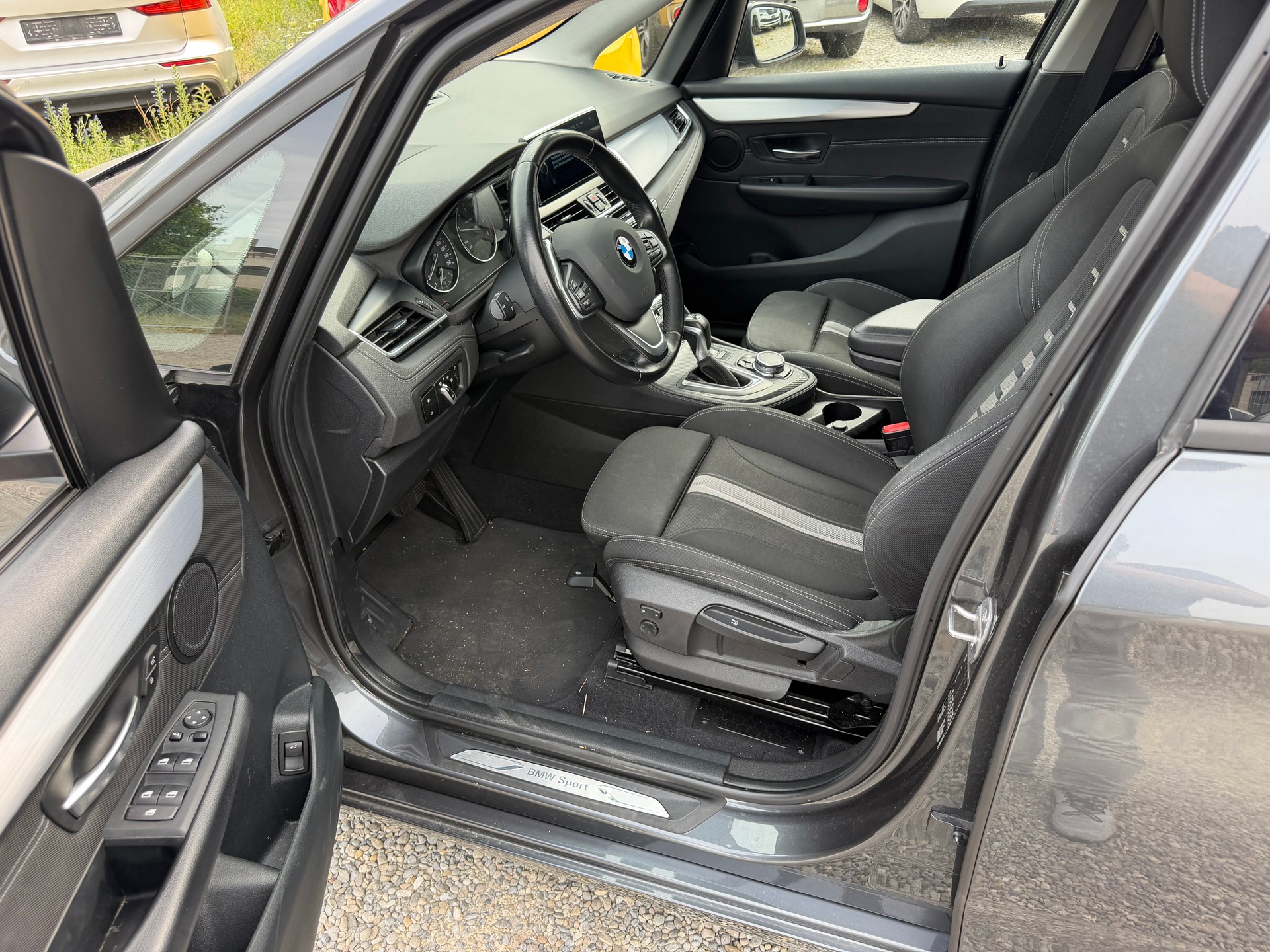 BMW 220d Active Tourer Luxury Line Steptronic-image-5