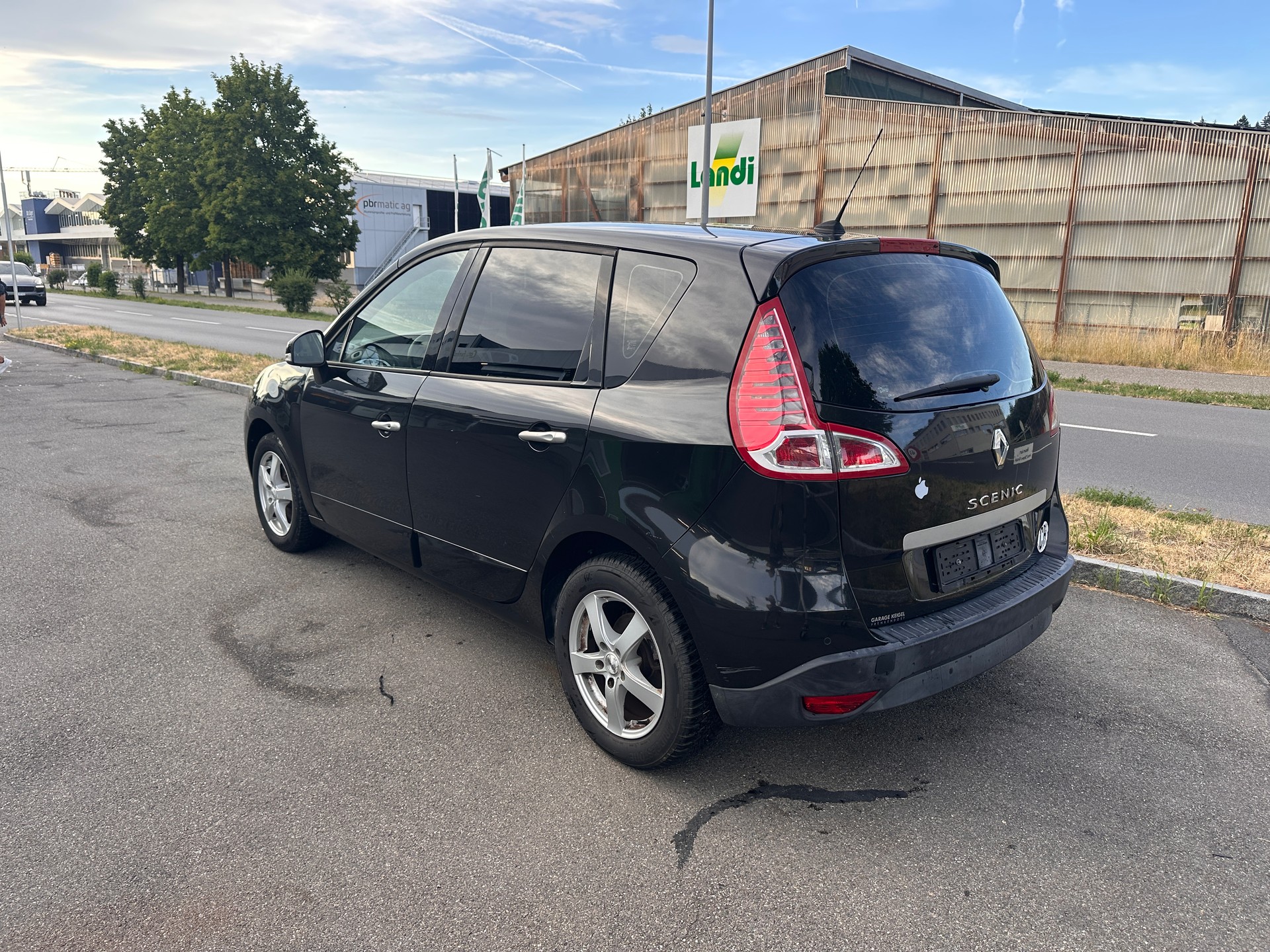 RENAULT Scénic 2.0 16V Dynamique X-Tronic CVT-image-6