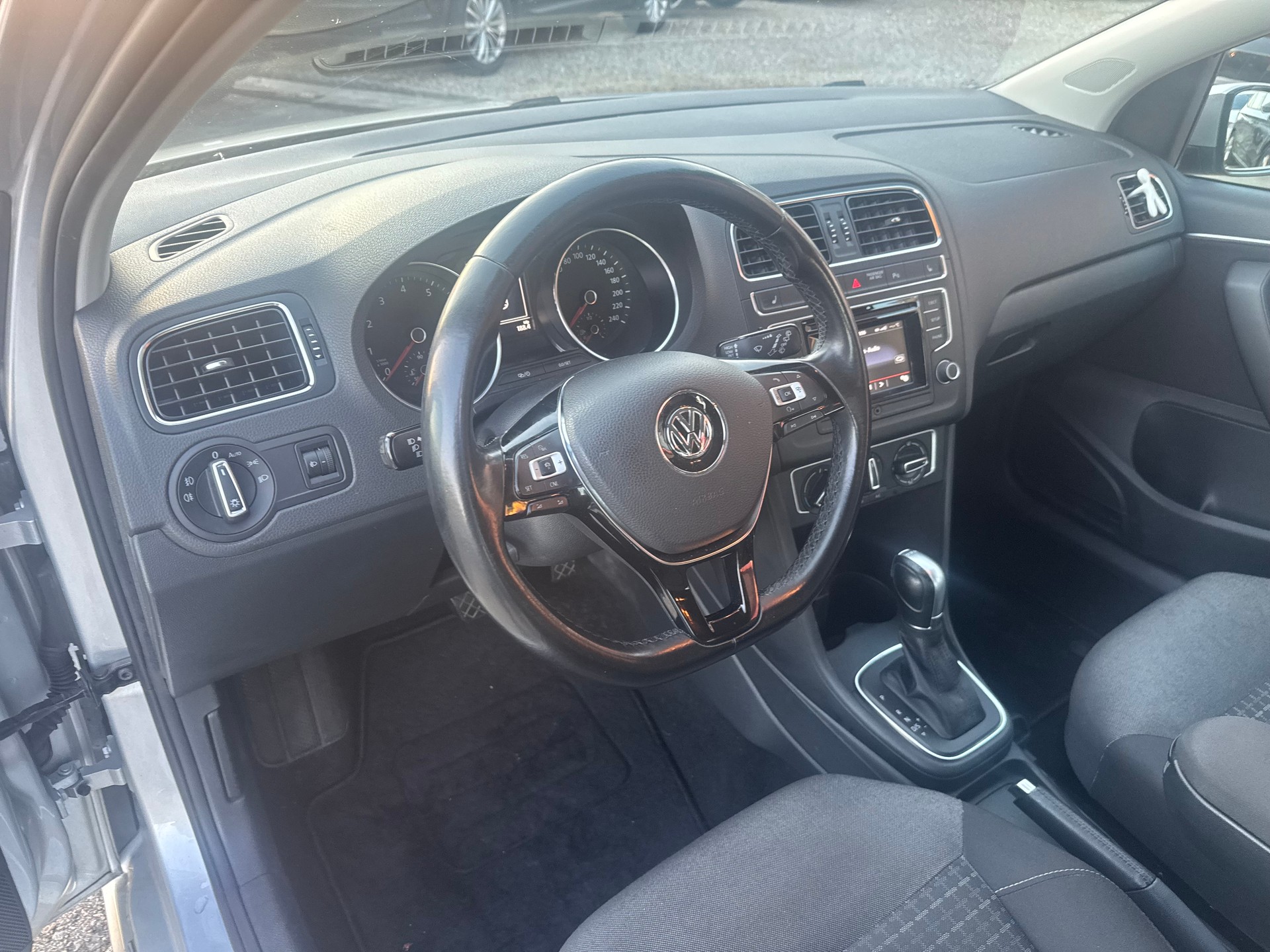 VW Polo 1.2 TSI BMT Allstar DSG-image-4