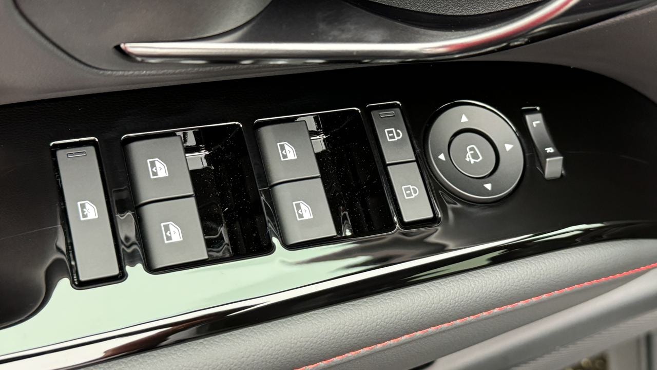 HYUNDAI Tucson 1.6 TGDI PHEV N-Line 4WD-image-8