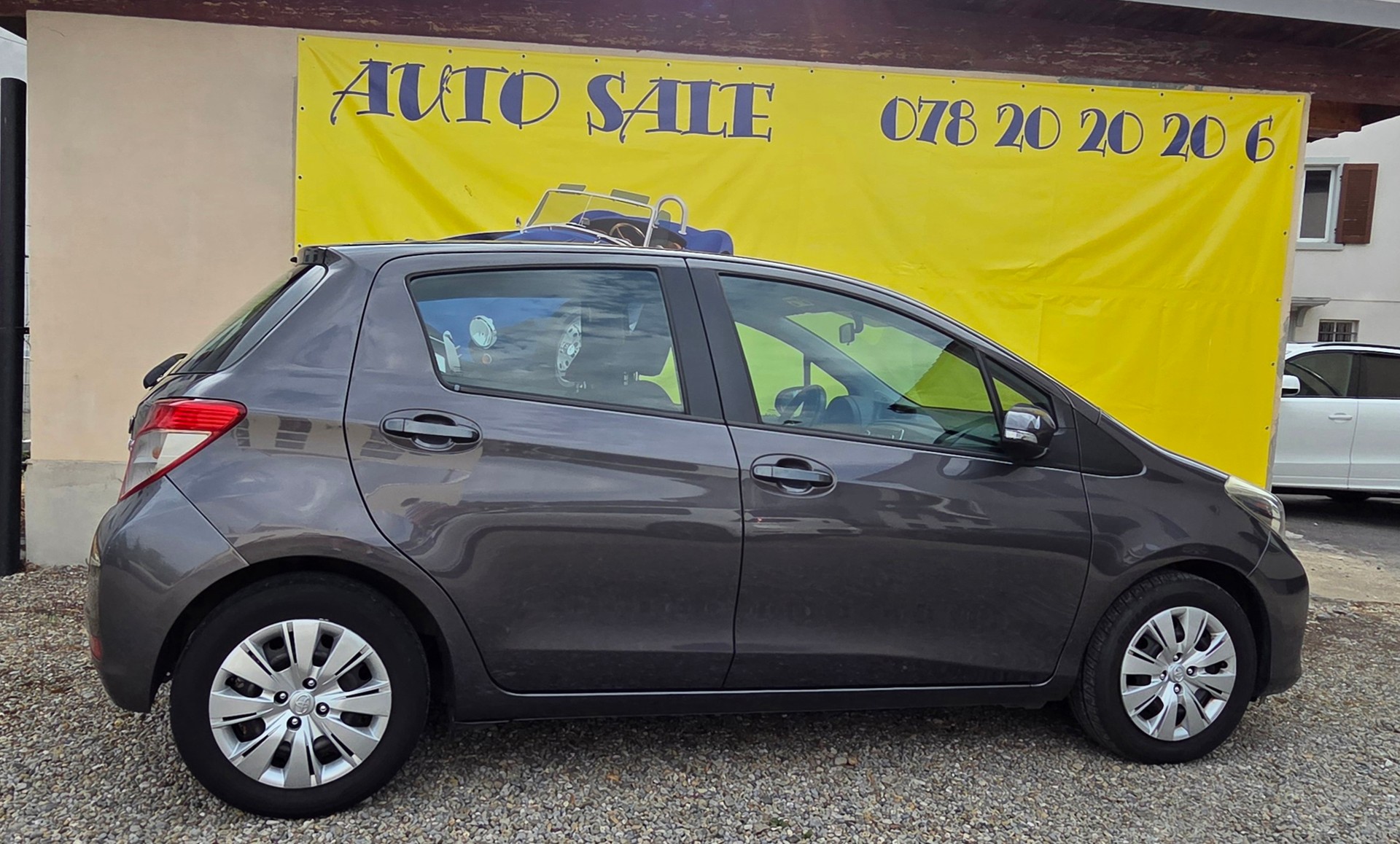 TOYOTA Yaris 1.4 D-4D Luna-image-4