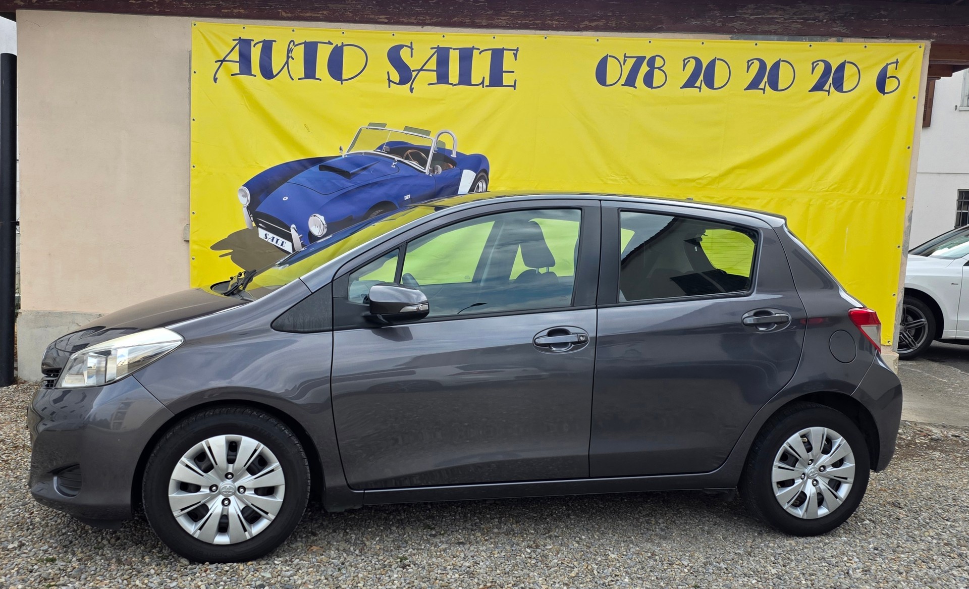 TOYOTA Yaris 1.4 D-4D Luna-image-1