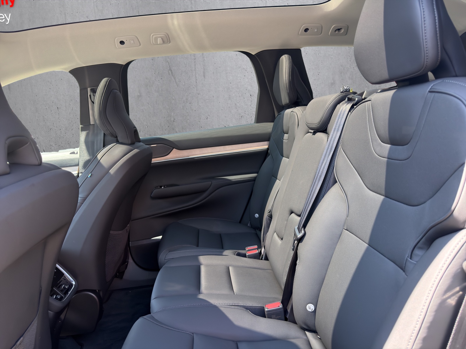 VOLVO EX90 Twin Ultra AWD-image-13