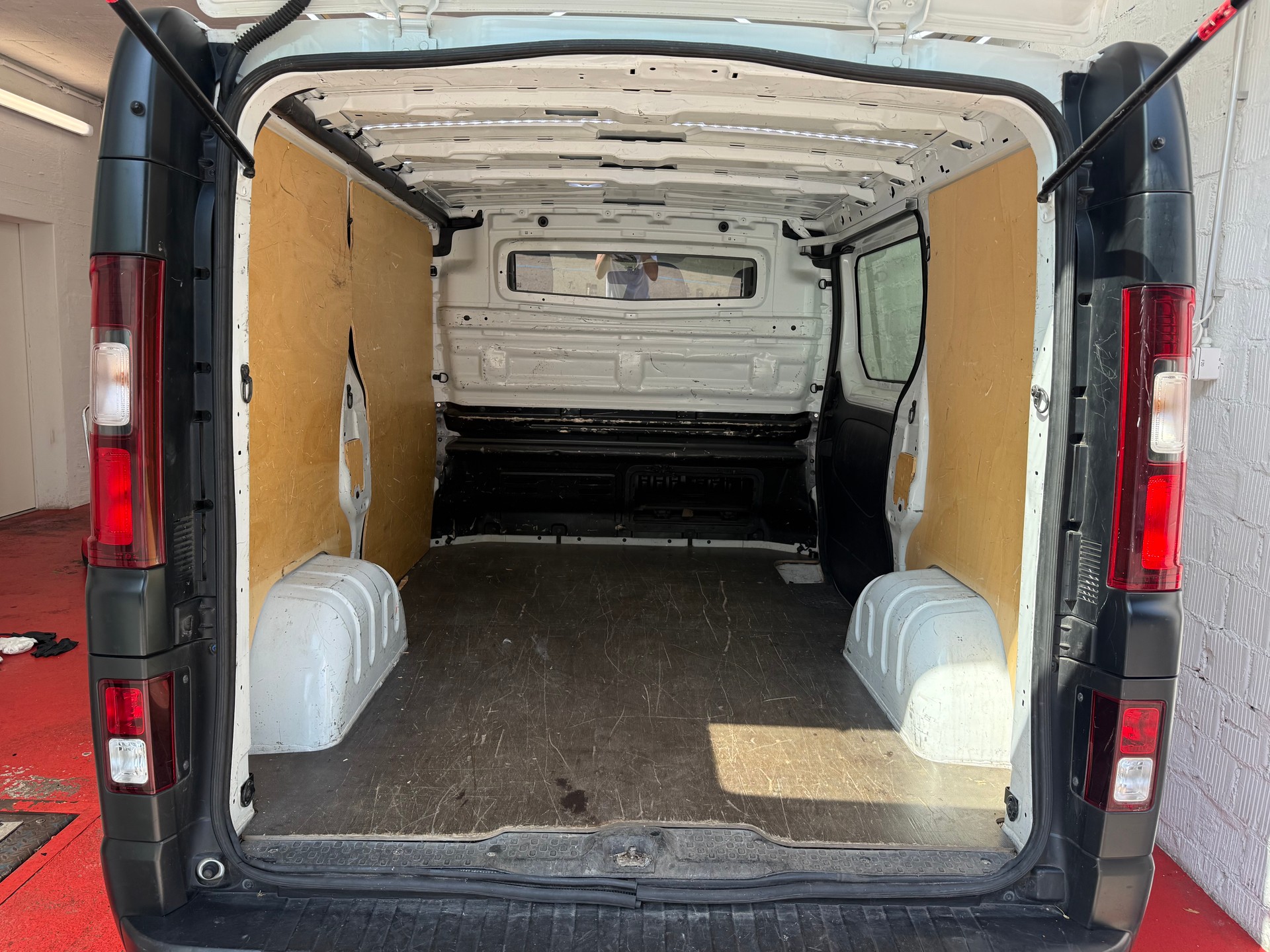 RENAULT Trafic 1.6 ENERGY dCi 95 3.0t Business L1H1-image-7