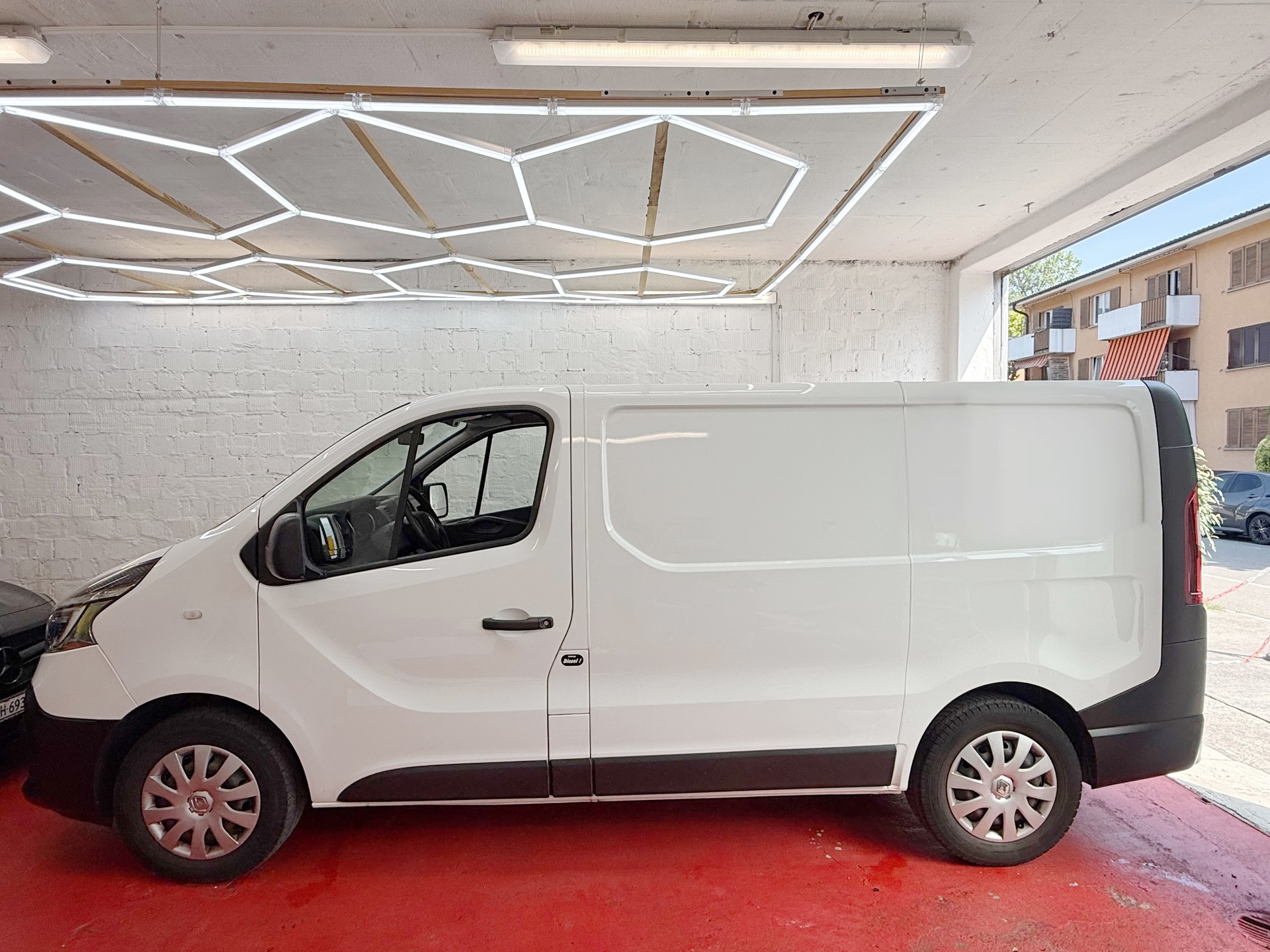 RENAULT Trafic 1.6 ENERGY dCi 95 3.0t Business L1H1-image-1