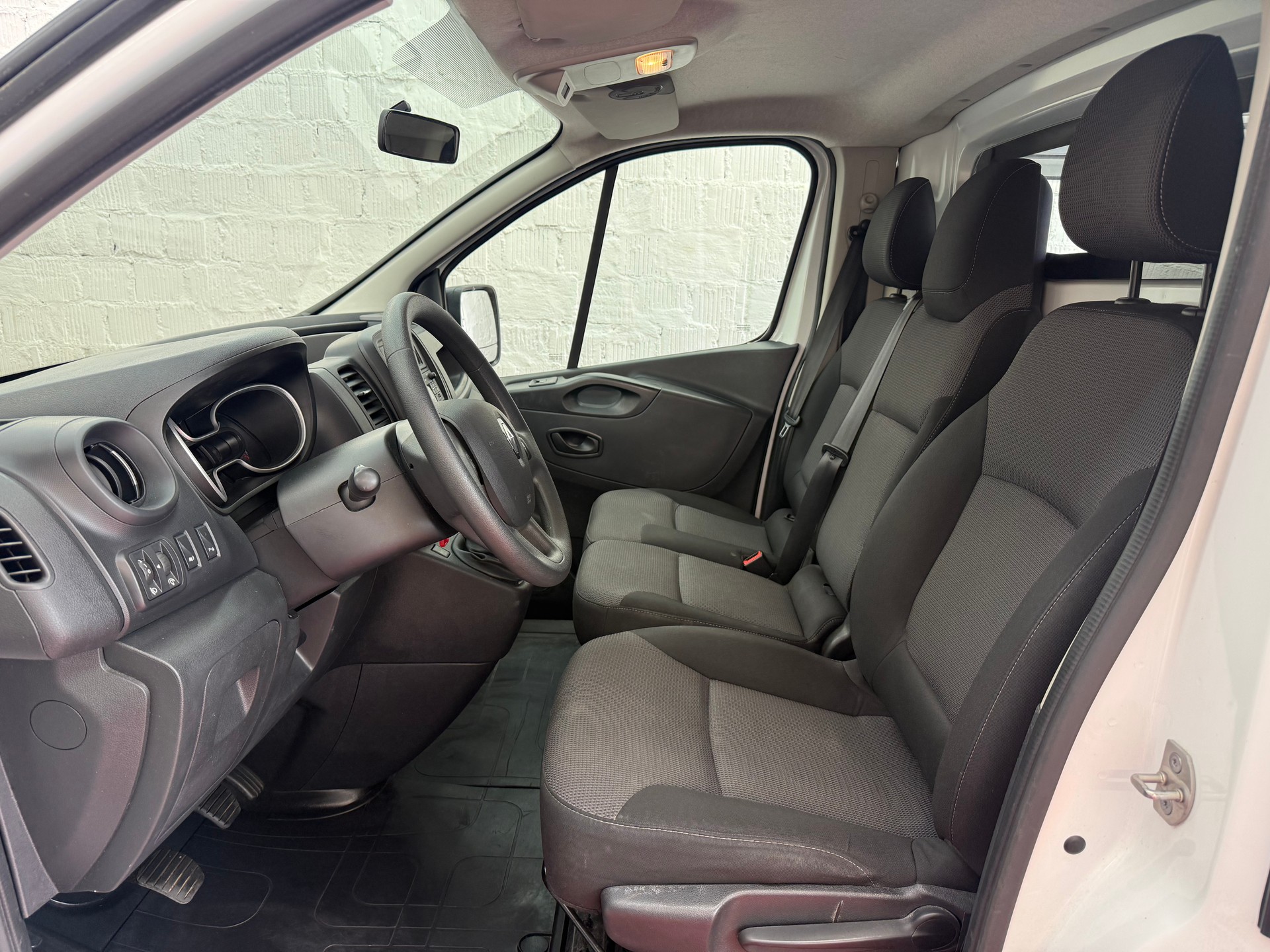 RENAULT Trafic 1.6 ENERGY dCi 95 3.0t Business L1H1-image-3