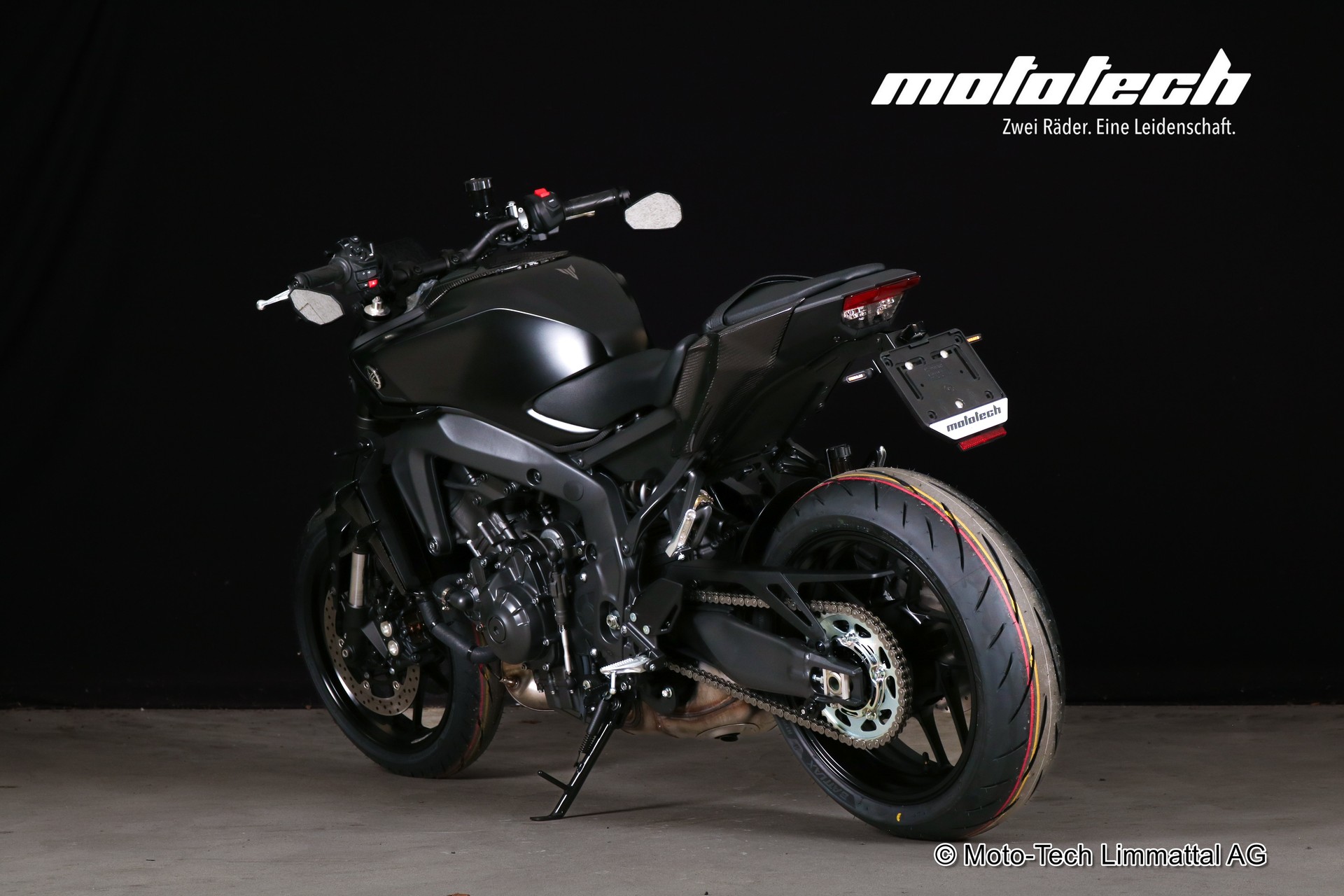 YAMAHA MT-09-showroom-element-3