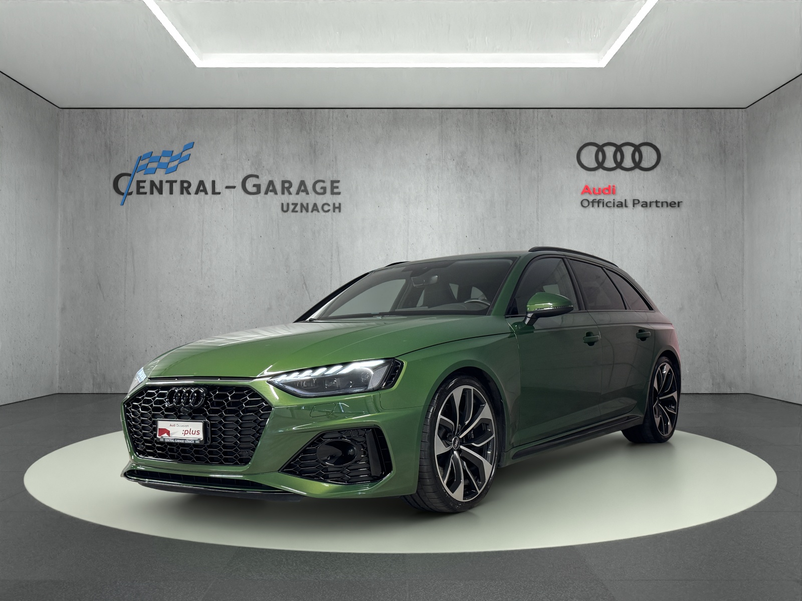 AUDI RS4 Avant quattro tiptronic-image-0