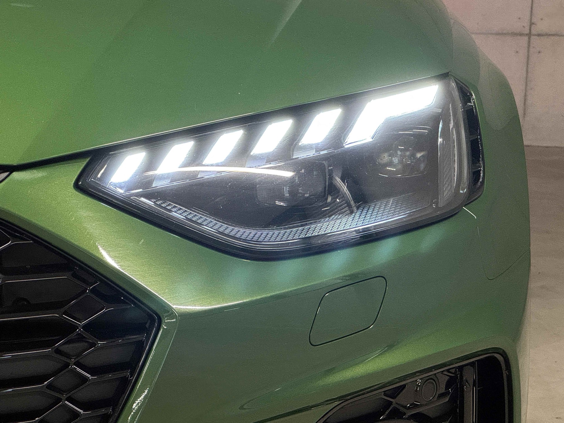 AUDI RS4 Avant quattro tiptronic-image-5