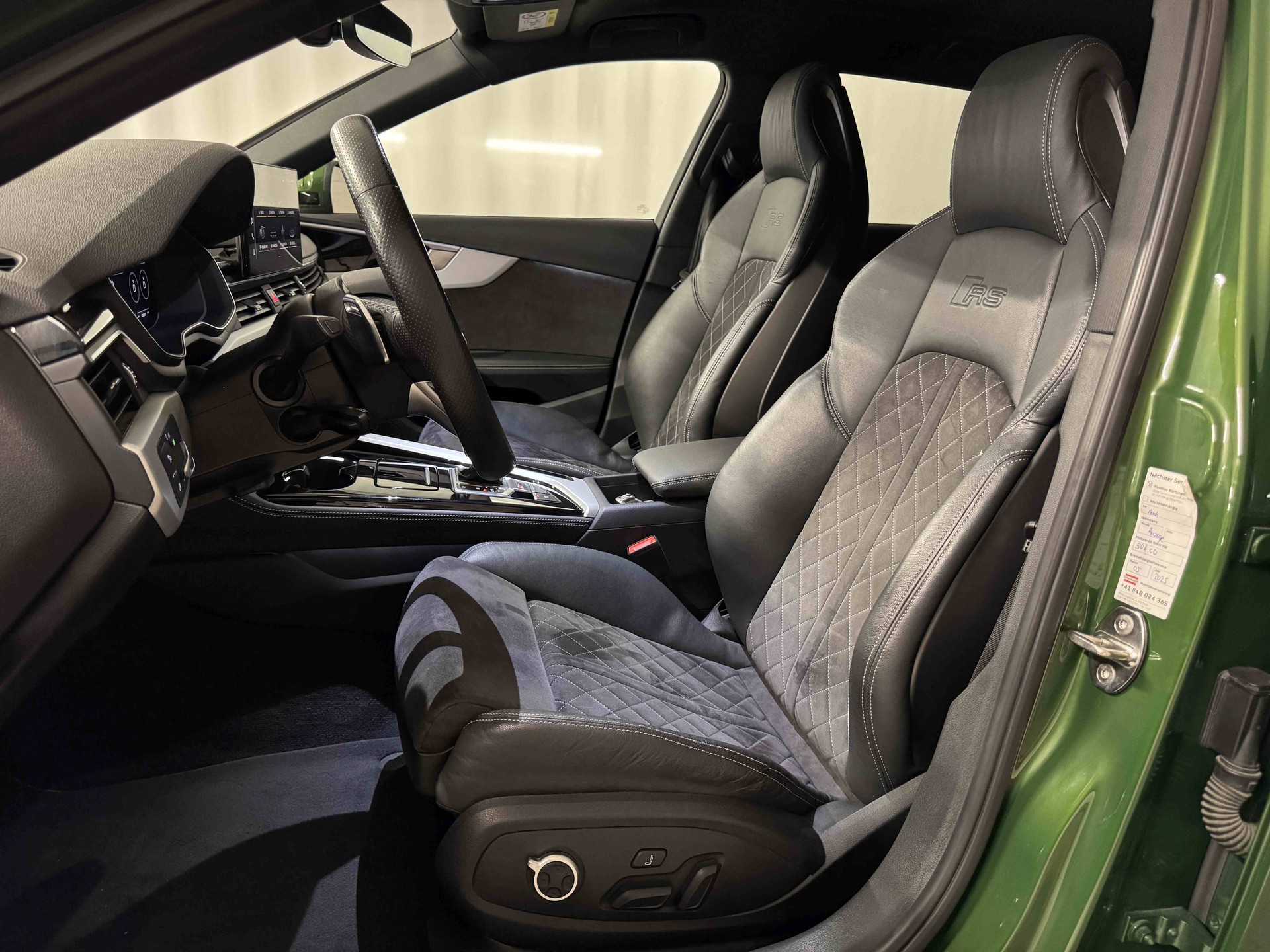 AUDI RS4 Avant quattro tiptronic-image-7