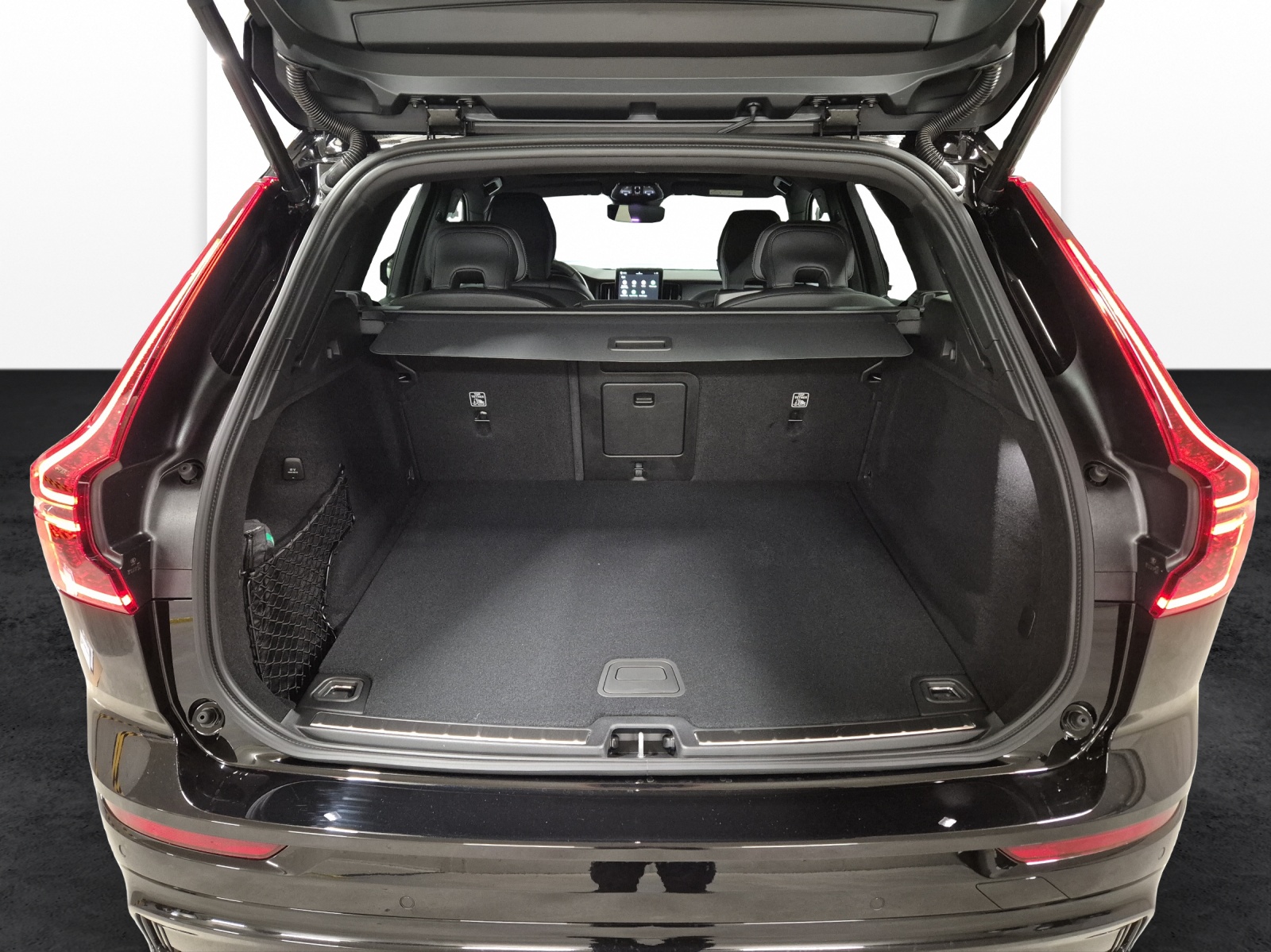VOLVO XC60 2.0 B5 MH Black Edition AWD-image-15