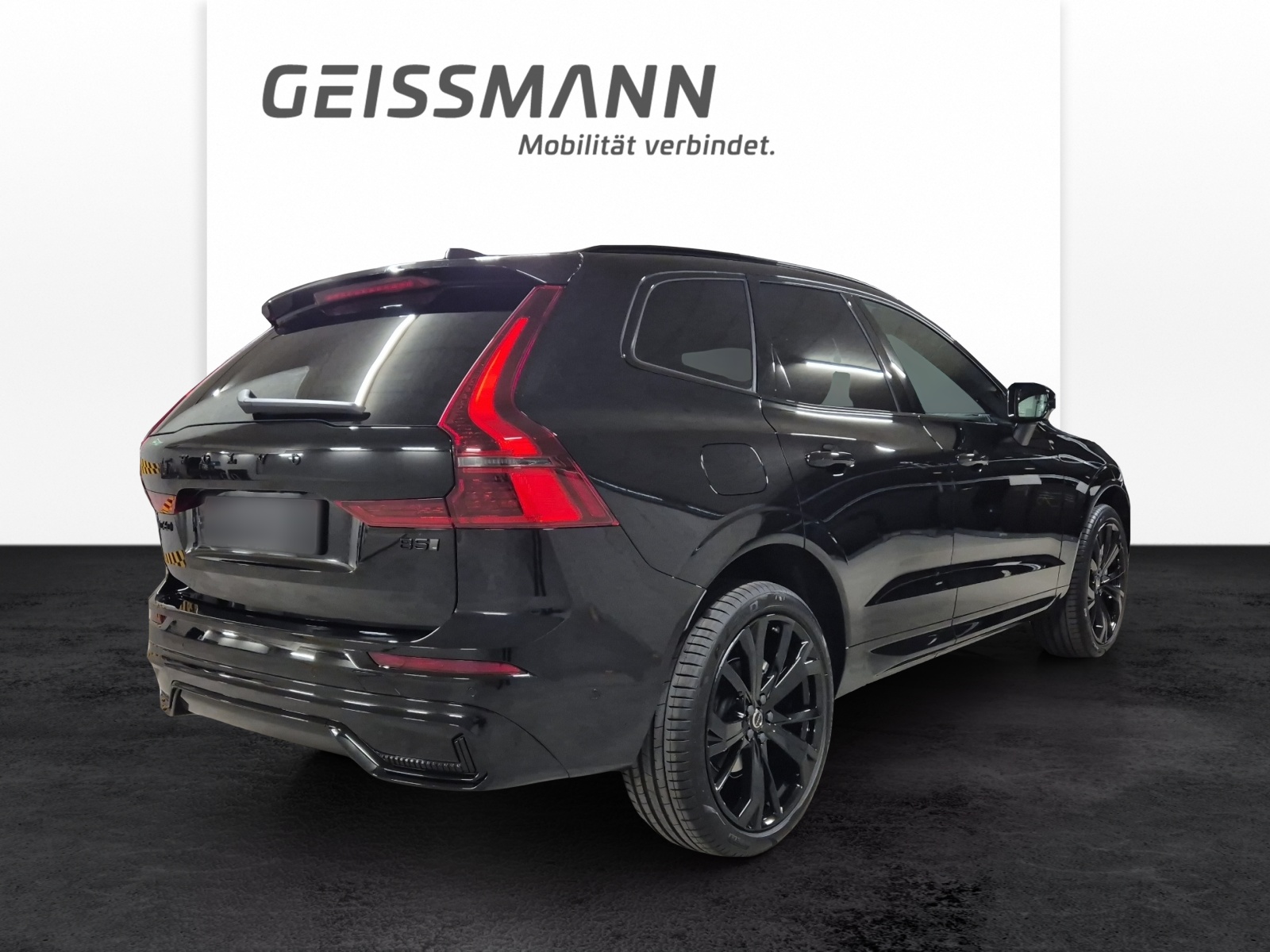 VOLVO XC60 2.0 B5 MH Black Edition AWD-image-4