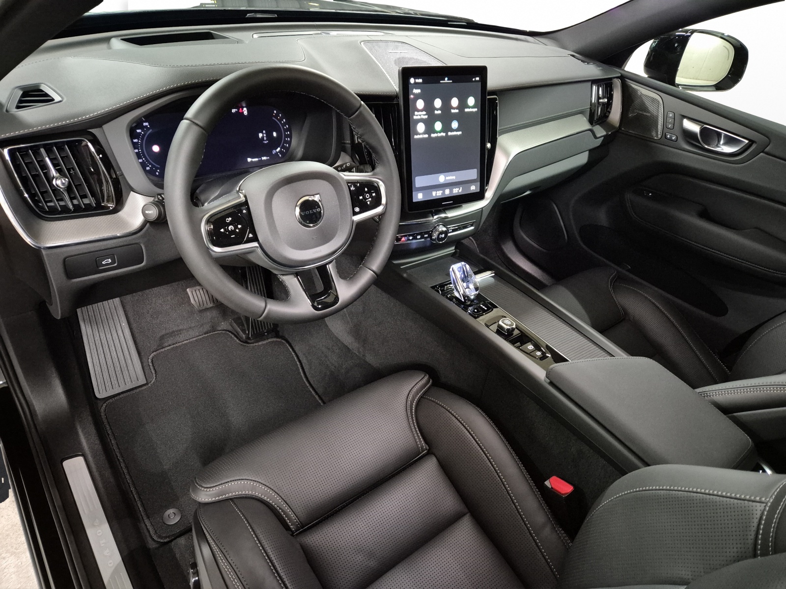 VOLVO XC60 2.0 B5 MH Black Edition AWD-image-8