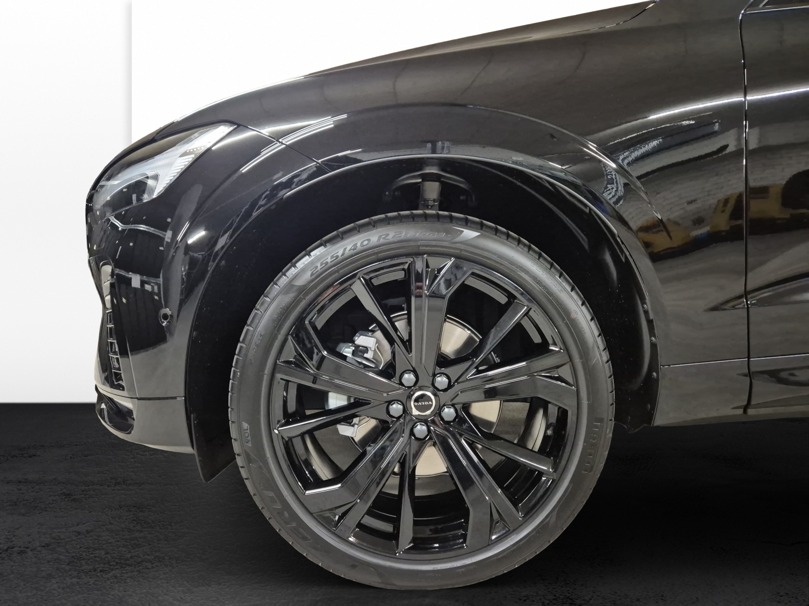 VOLVO XC60 2.0 B5 MH Black Edition AWD-image-19