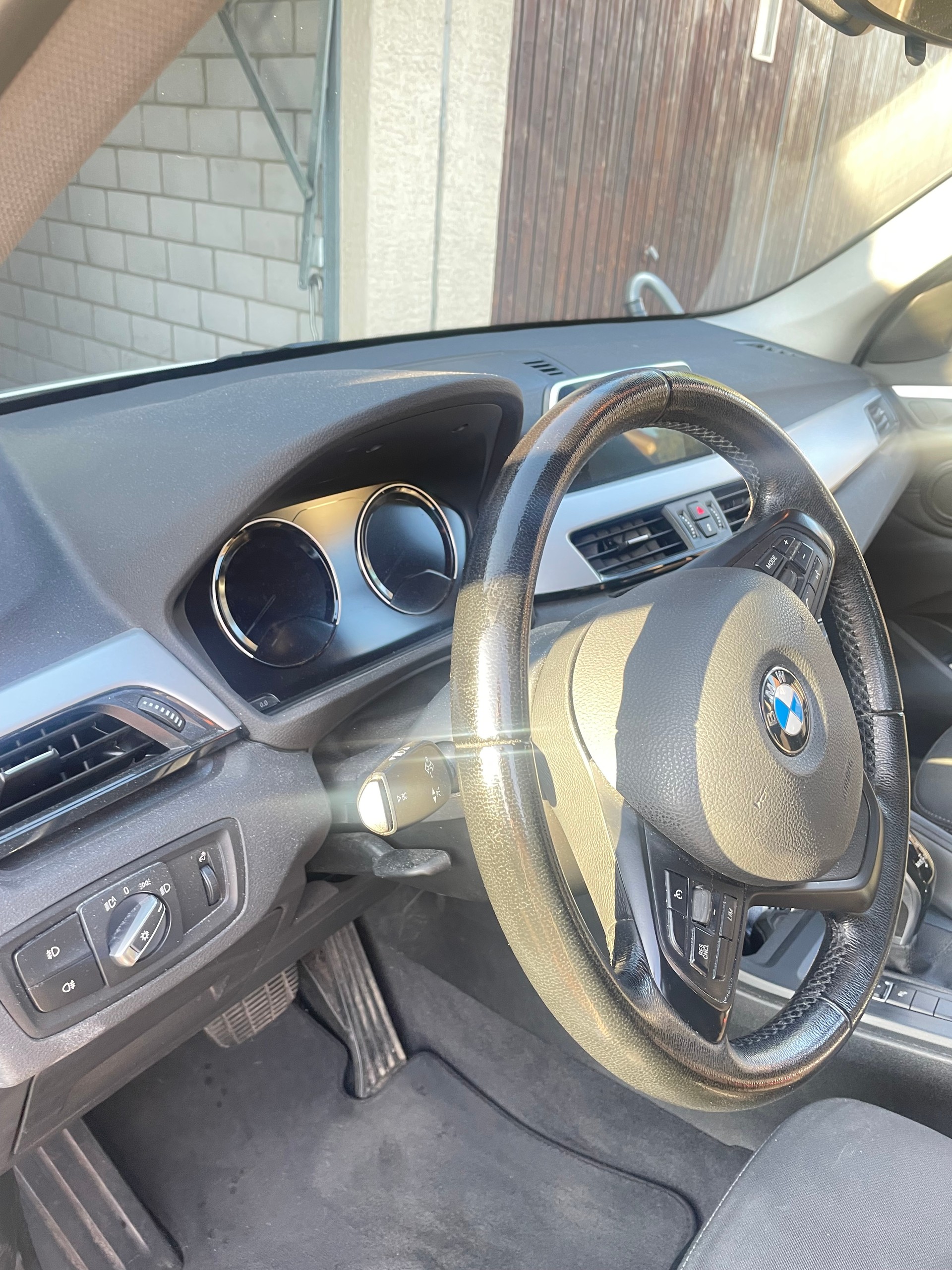 BMW 18i sDrive-image-3