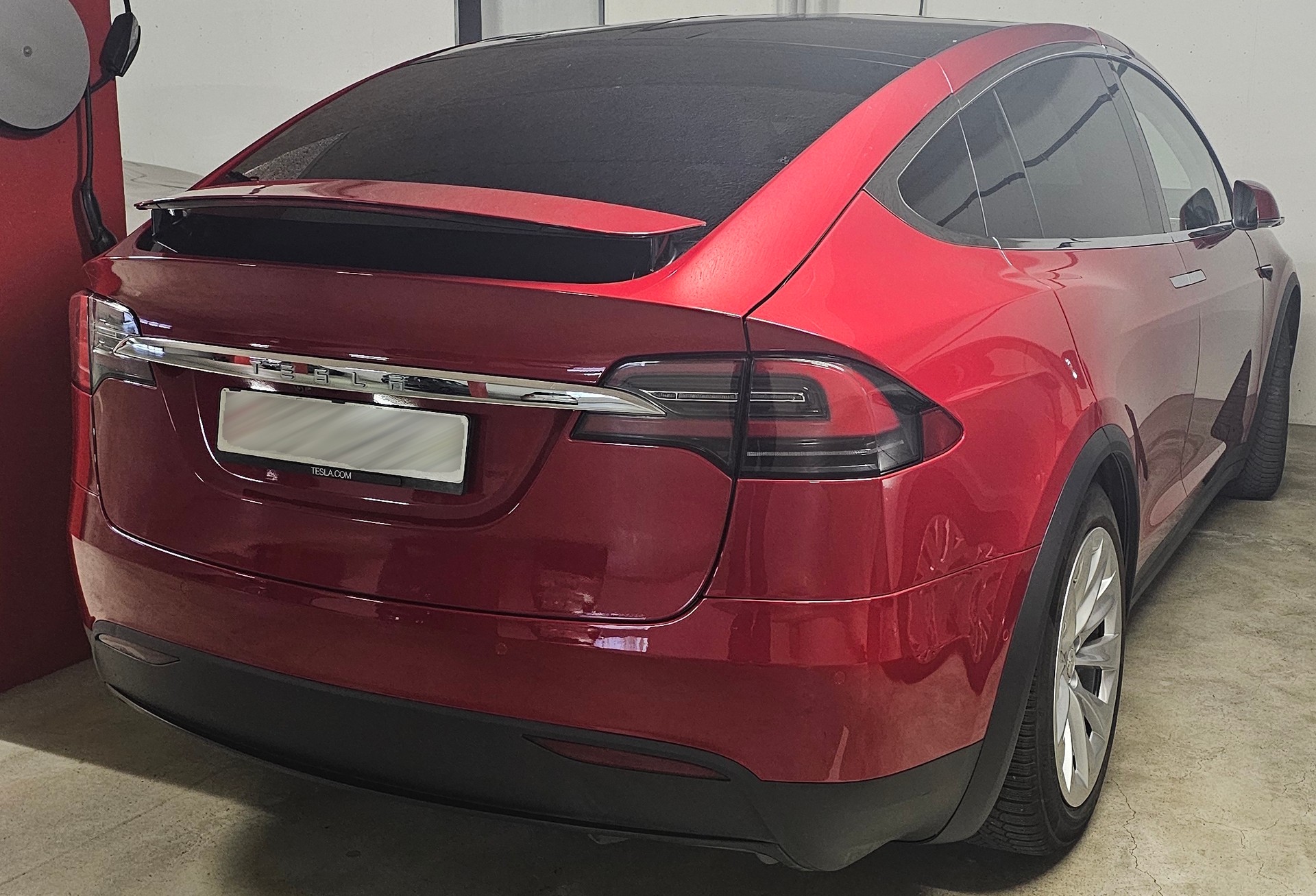 TESLA 100 D-image-1