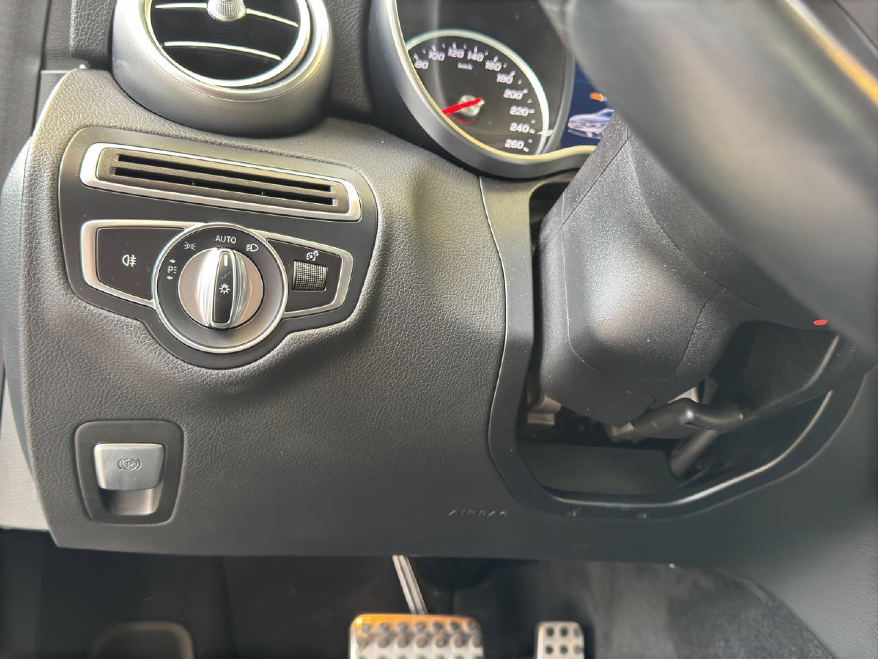 MERCEDES-BENZ C-Klasse S205 Kombi C 200 AMG Line Kombi 184PS-image-17