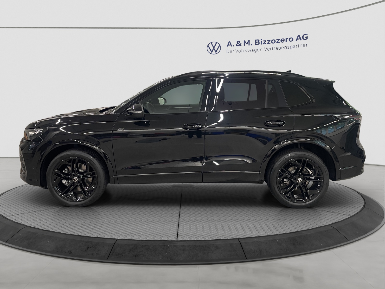 VW Tiguan 2.0 TSI DSG R-Line United 4Motion-image-1