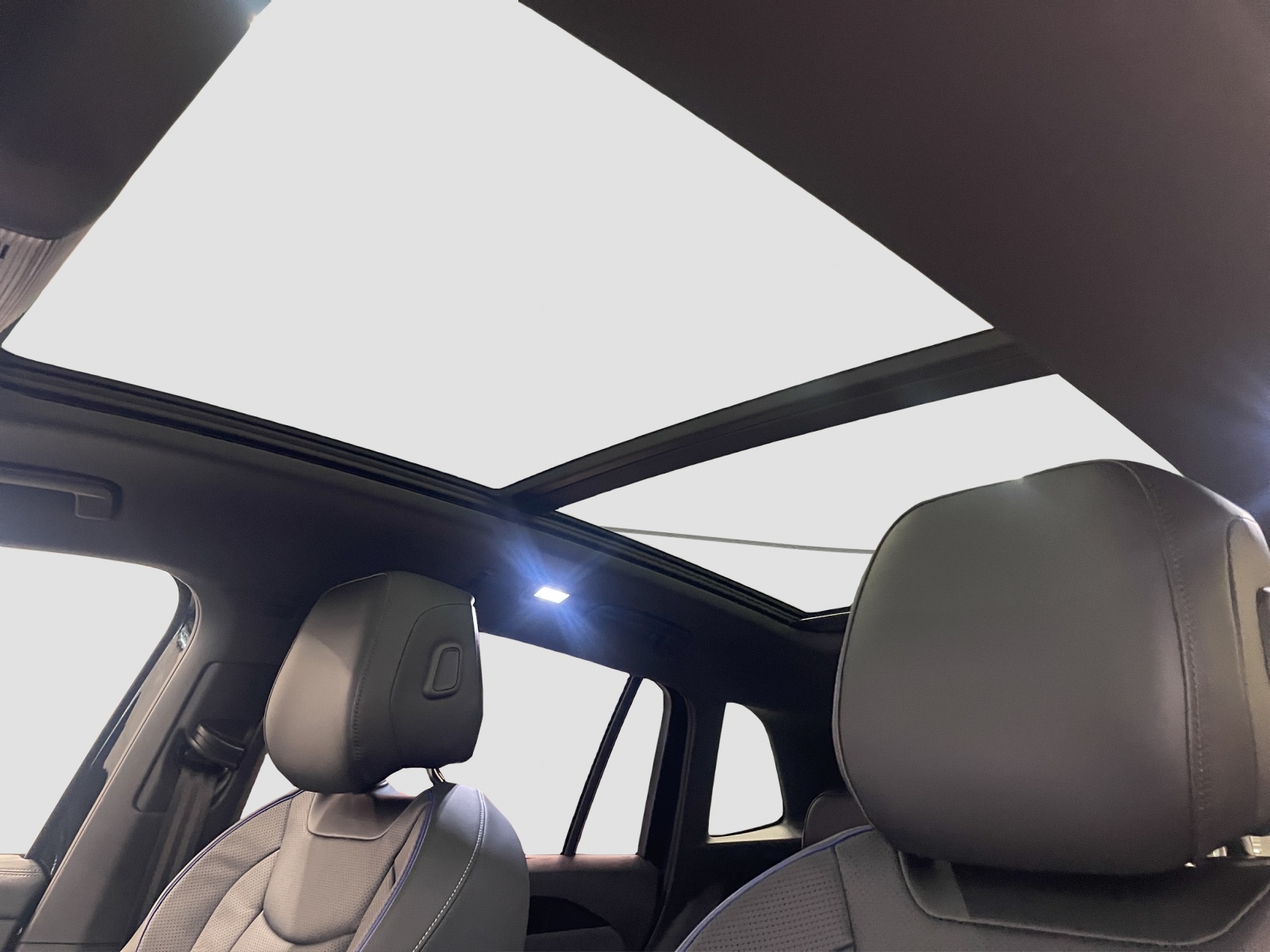 VW Tiguan 2.0 TSI DSG R-Line United 4Motion-image-15