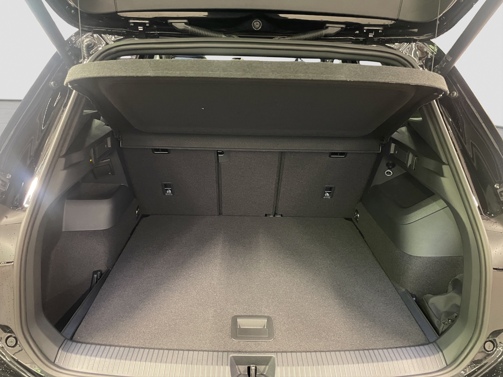 VW Tiguan 2.0 TSI DSG R-Line United 4Motion-image-14