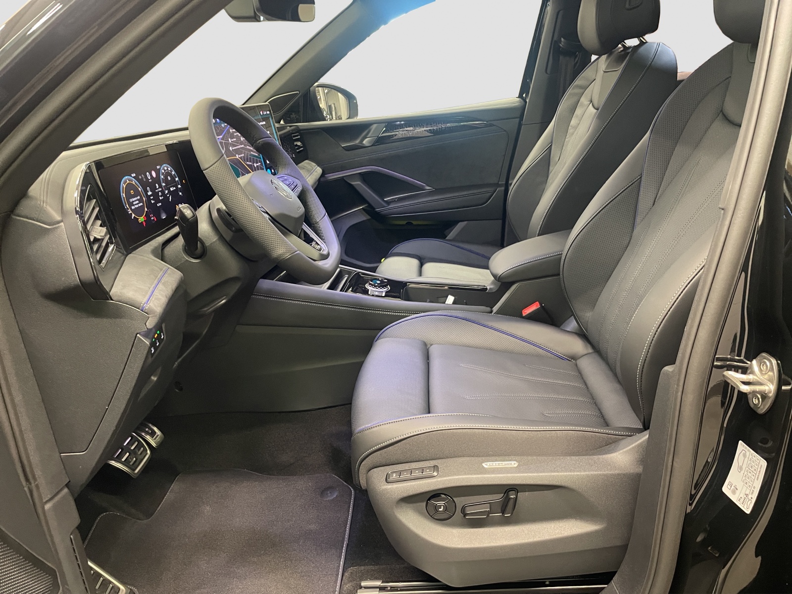 VW Tiguan 2.0 TSI DSG R-Line United 4Motion-image-8
