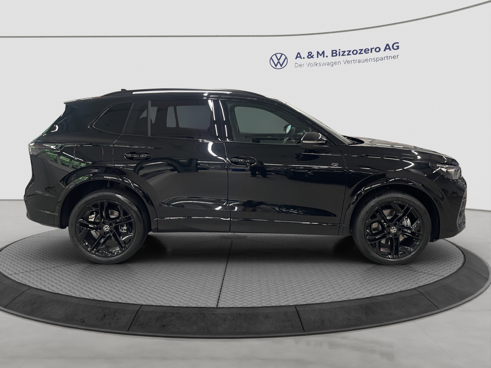 VW Tiguan 2.0 TSI DSG R-Line United 4Motion-image-5