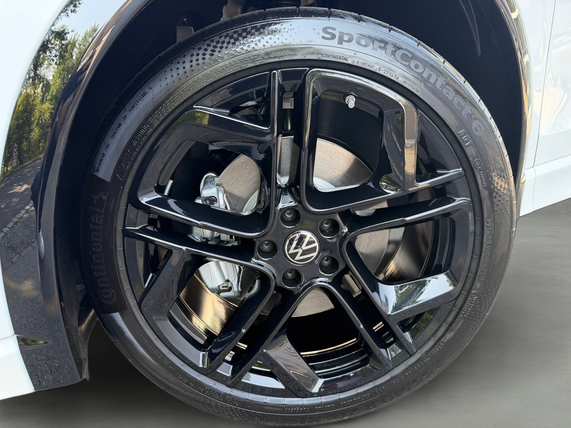 VW Tiguan 2.0 TSI DSG R-Line Plus 4Motion-image-7